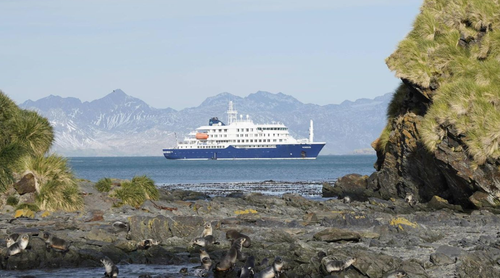 Confirmaron que hay un argentino que est&aacute; a bordo del crucero donde hubo muertes y contagios de hantavirus