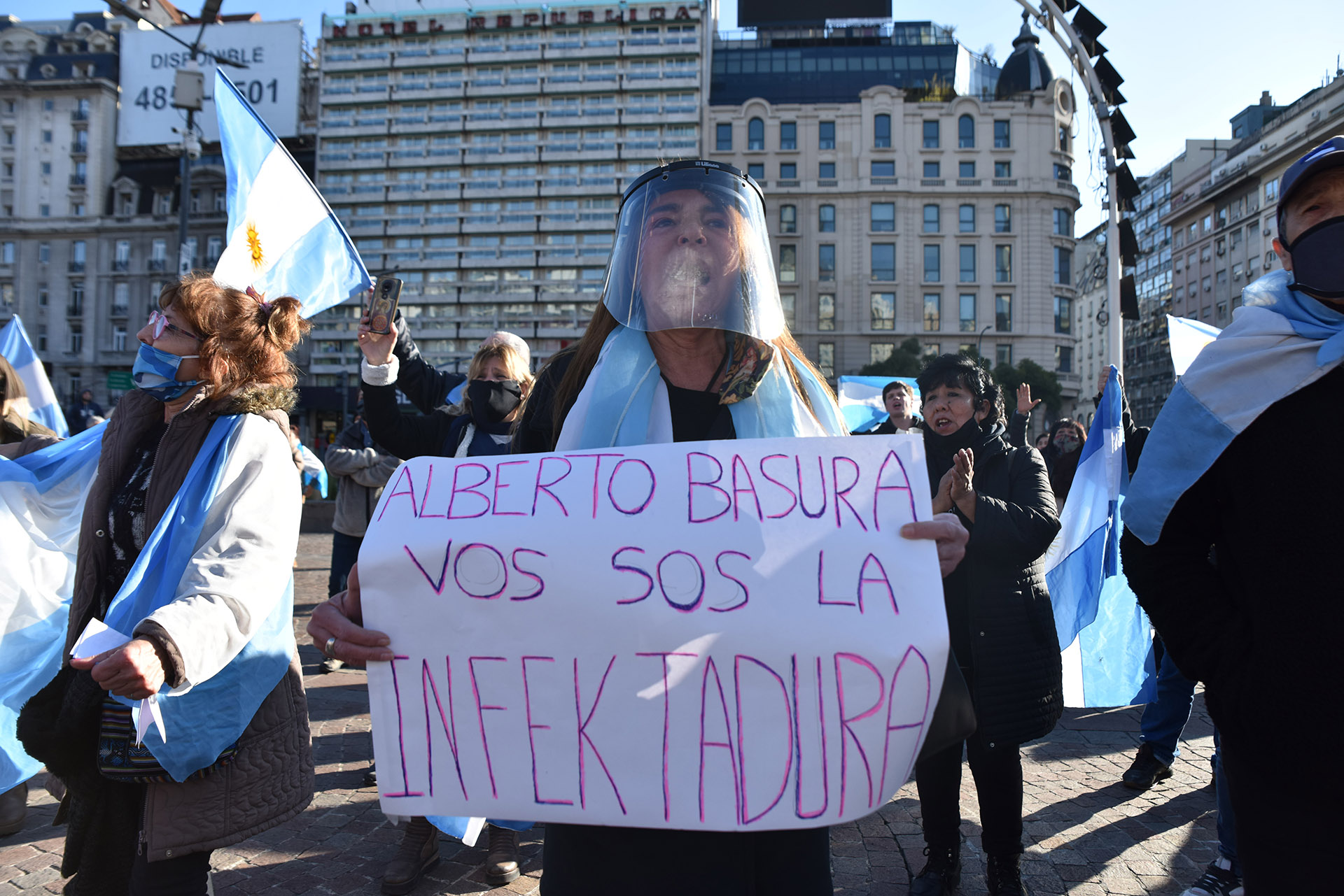 Uno de los carteles más agresivos contra el presidente Alberto Fernández