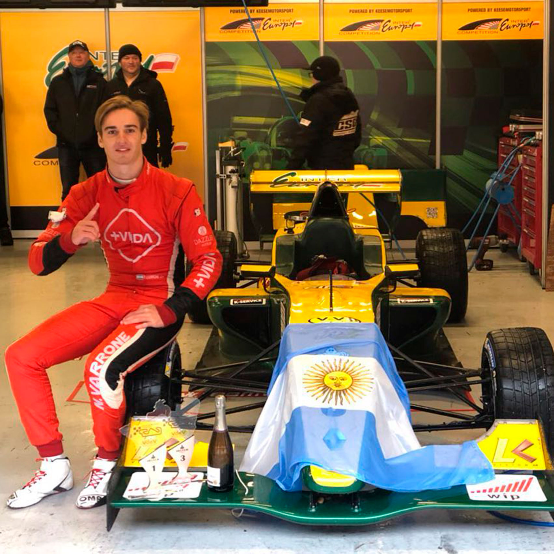 Nico fue campeón de la Fórmula Renault Francesa en 2019  (@nicovarrone1)