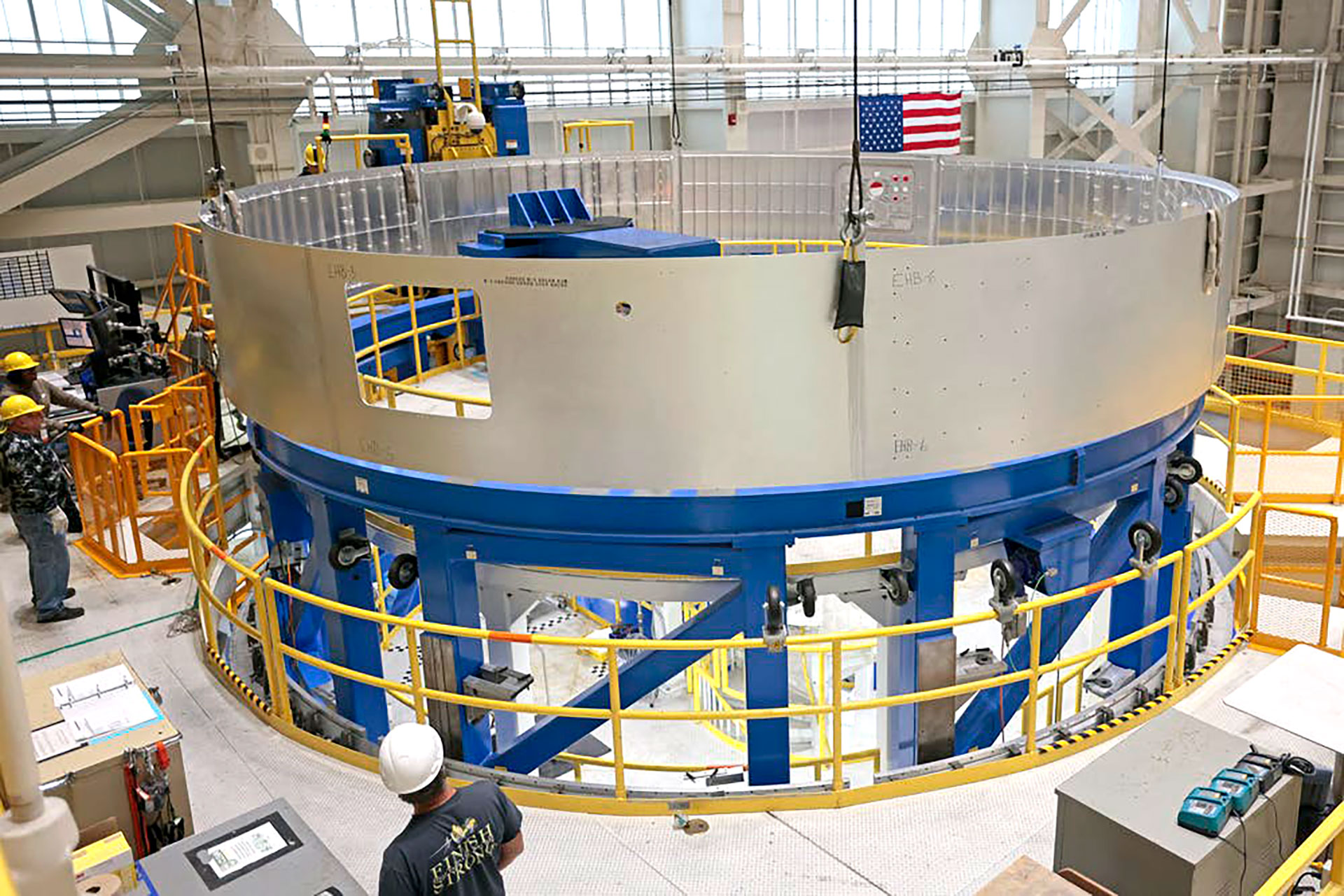 NASA has completed the fabrication of a hydrogen tank to be tested for the upper expeditionary stage (EUS) of the Space Launch System (SLS) rocket.  Container