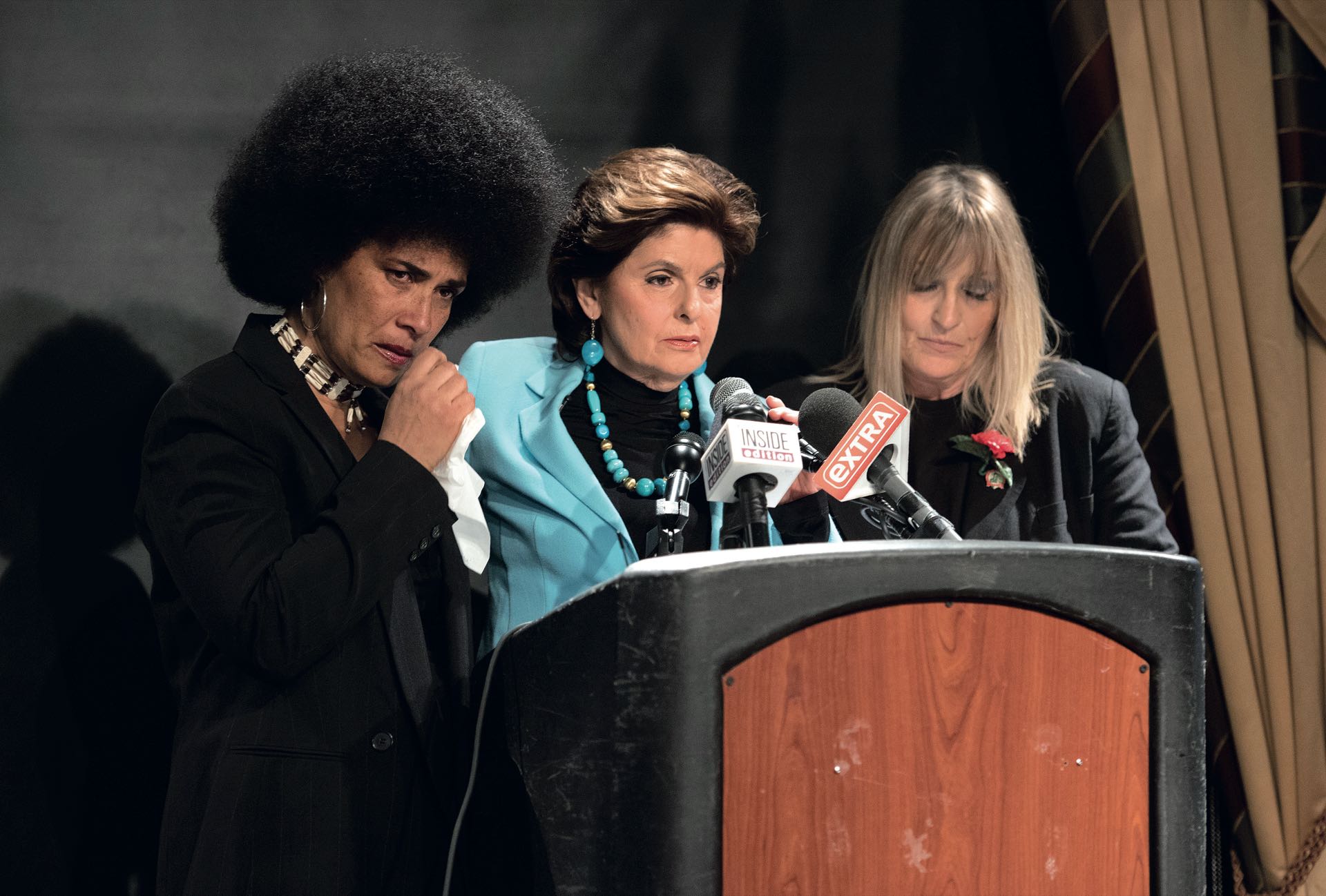 La actriz Lili Bernard, la abogada Gloria Allred y la escritora Sammie Mays contaron los abusos de Cosby en mayo de 2015