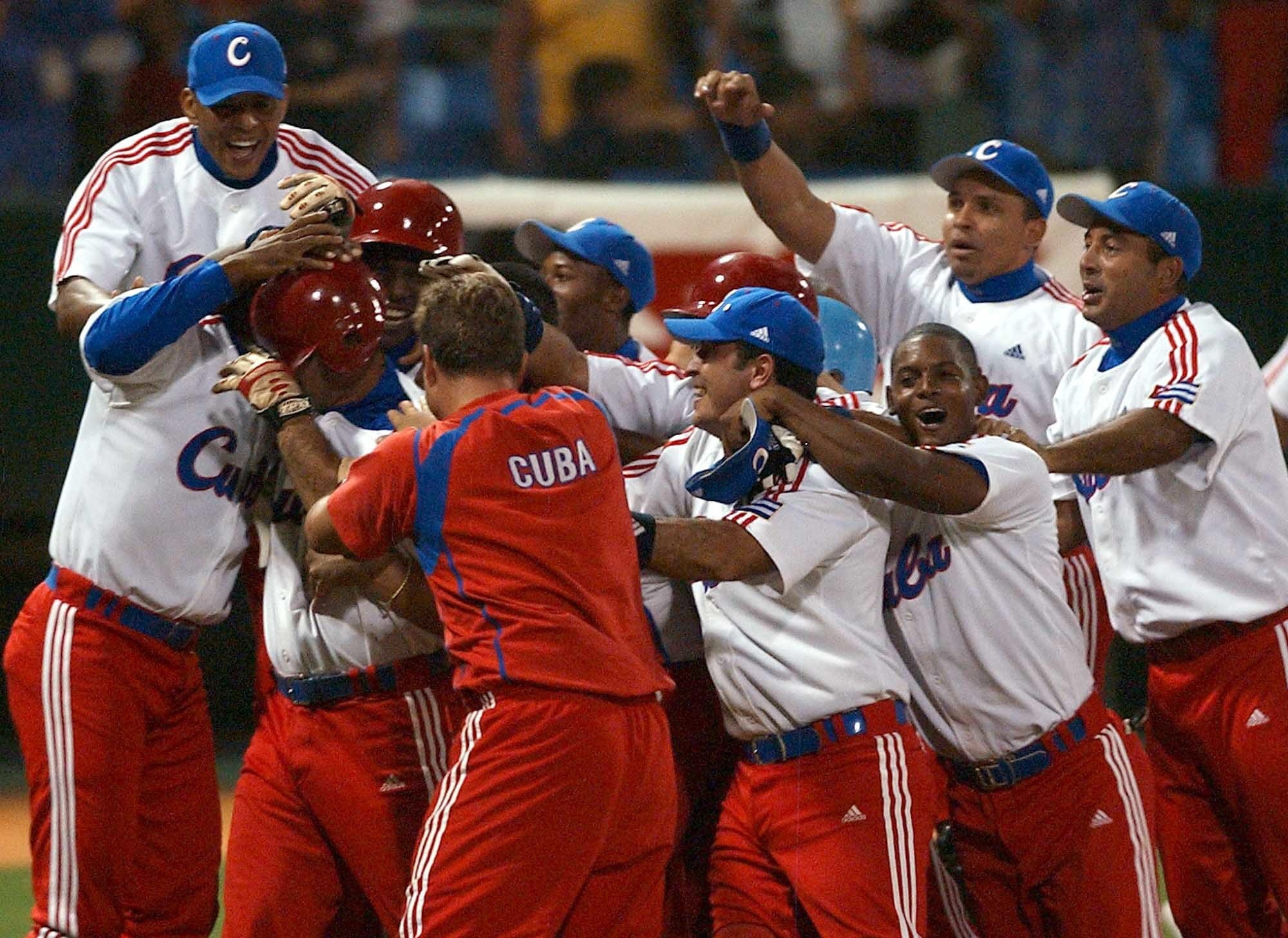 Cuban baseball players defect during tournament in Mexico - BBC News