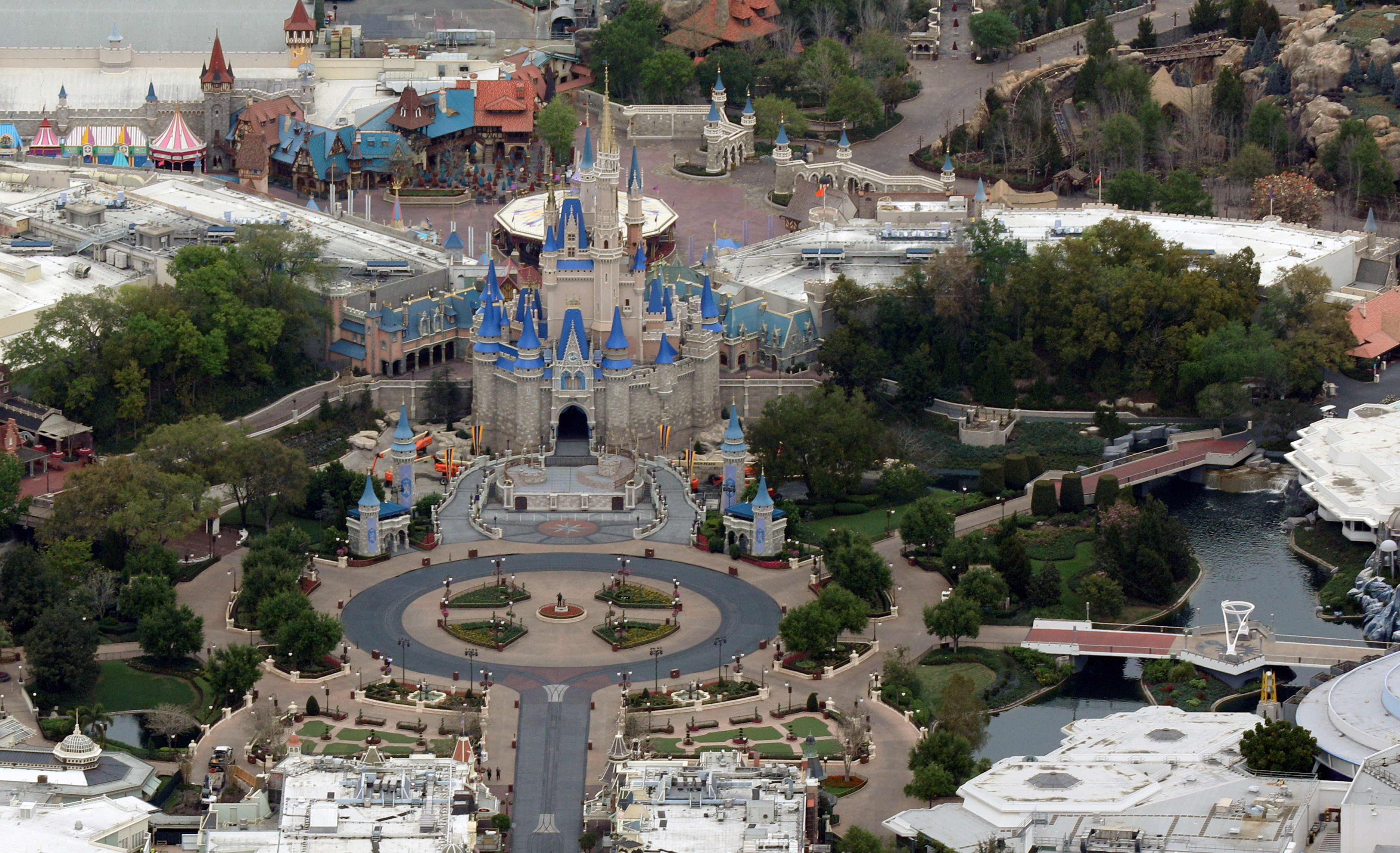 Cinderella Castle, uno de los lugares más famosos del parque Disney's Magic Kingdom, en Orlando, Florida. (REUTERS/Gregg Newton)