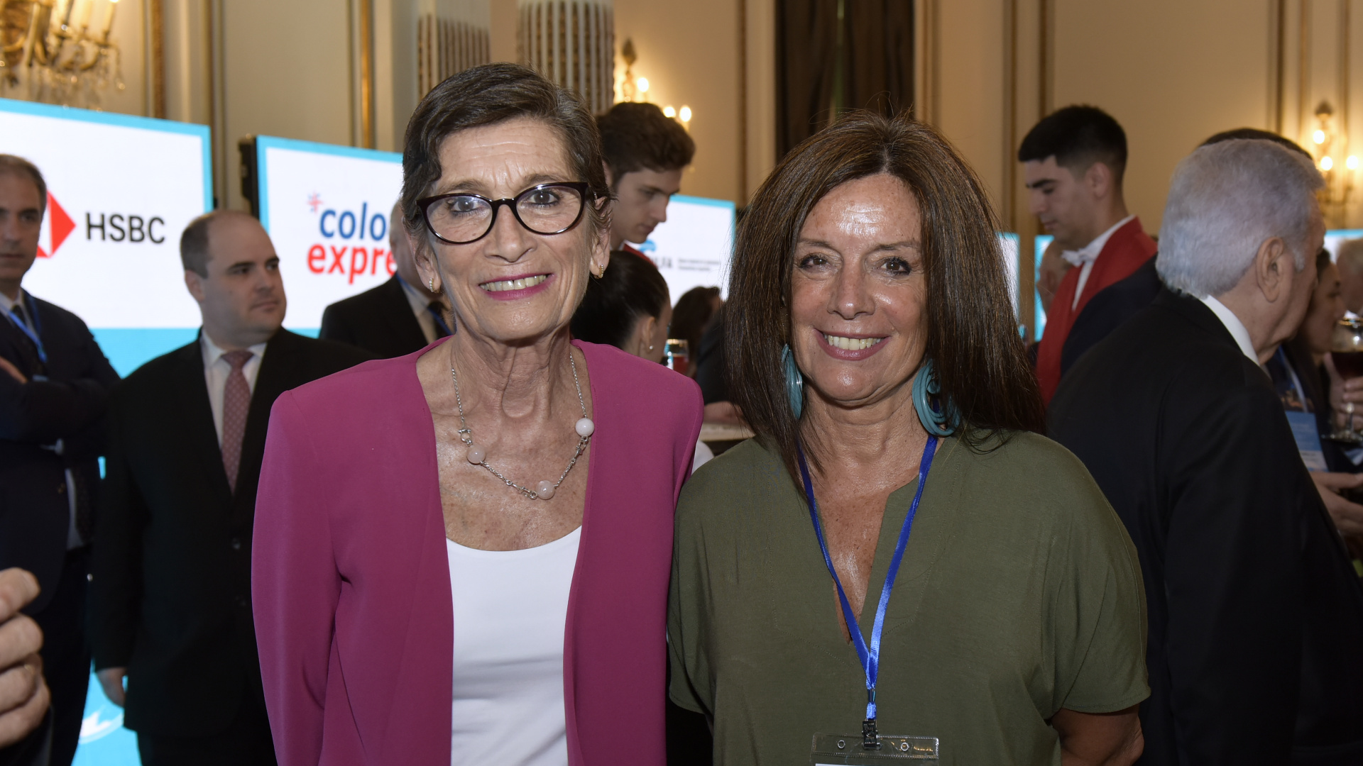 La embajadora de España, María Jesús Alonso Jiménez, y la directora de Corporación América, Carolina Barros


