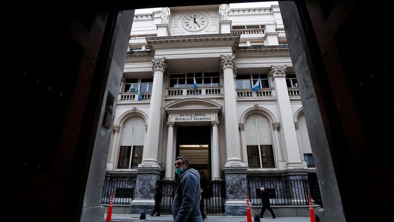 El Banco Central lleva ventas acumuladas superiores a USD 300 millones en mayo, y las reservas propias líquidas de libre disponibilidad ya se proyectan en terreno negativo (Reuters)