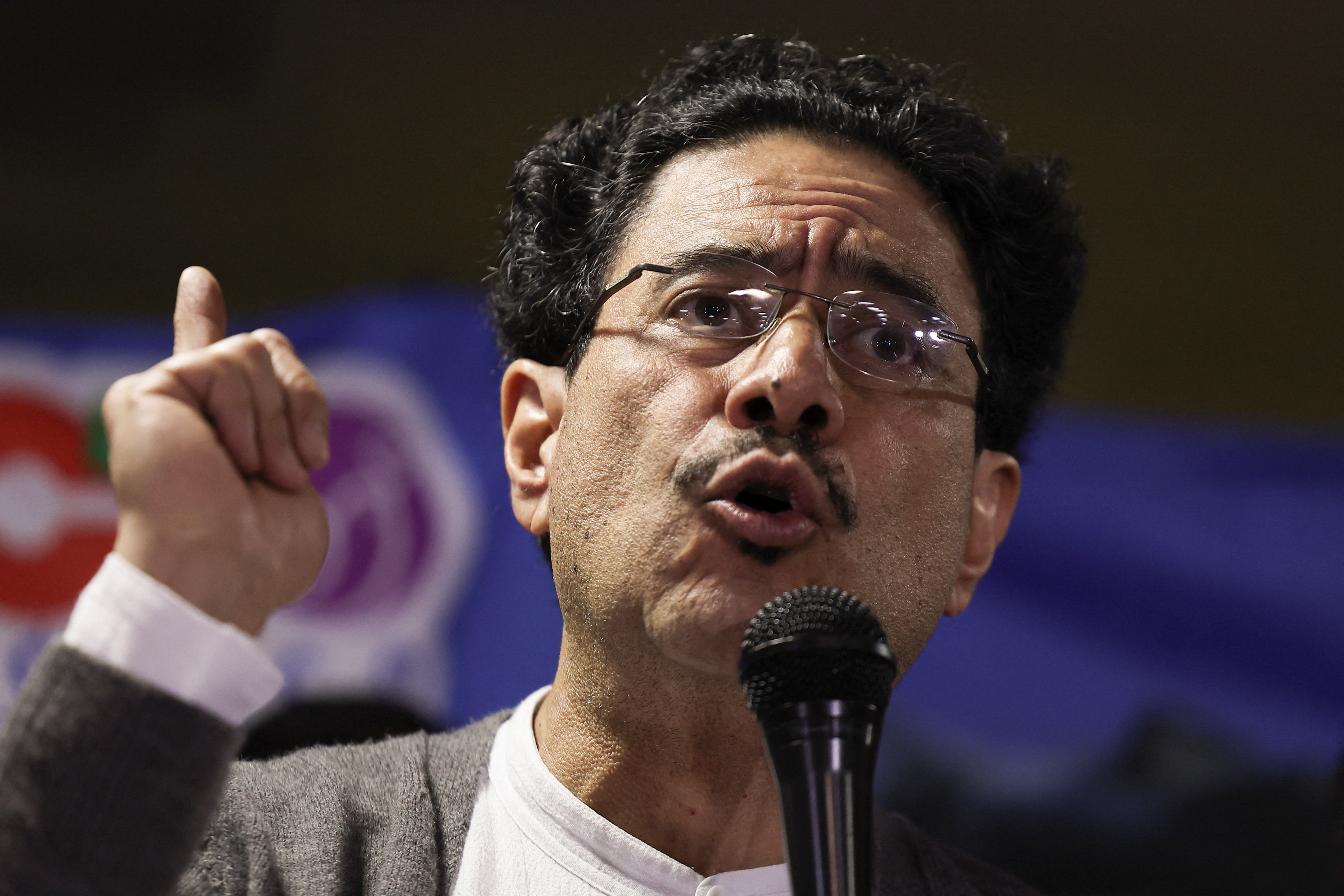 Iván Cepeda respondió a las críticas a su campaña presidencial y cuestionó  el millonario gasto de sus rivales - Infobae