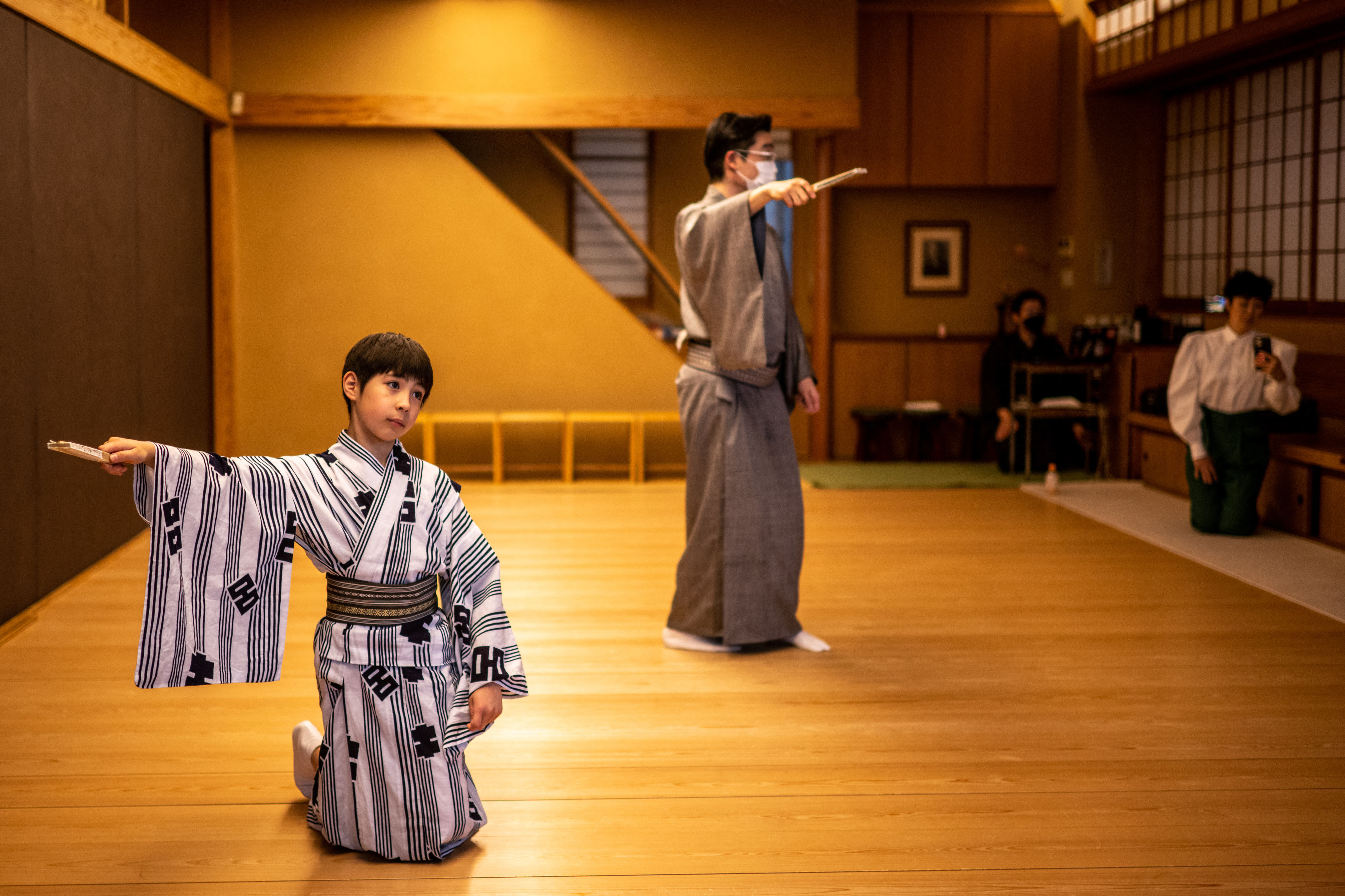 Como a la mayoría de los niños japoneses de 10 años, a Maholo Terajima le gusta el béisbol y los videojuegos (Foto de archivo: Philip Fong / AFP) 