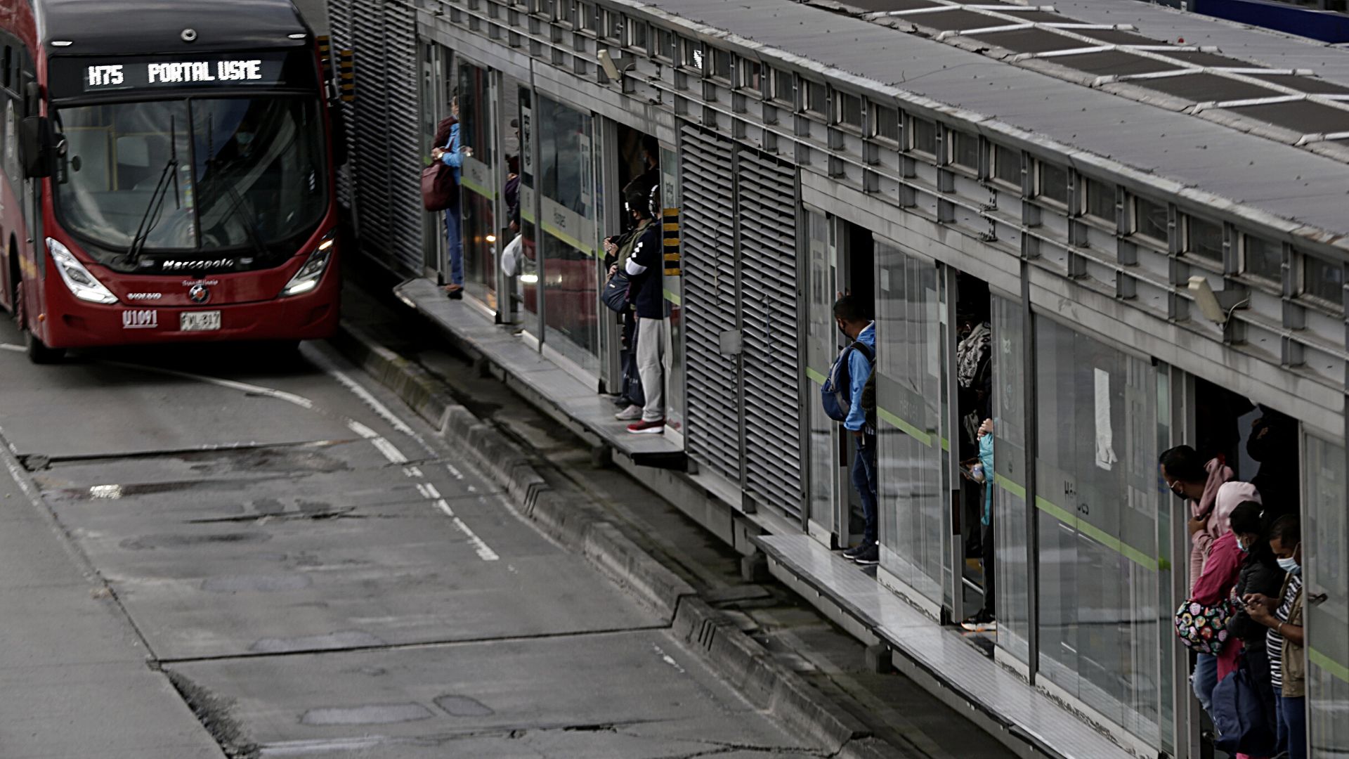 Reportan otro abuso sexual contra una joven en el sistema de TransMilenio  en Bogotá - Infobae