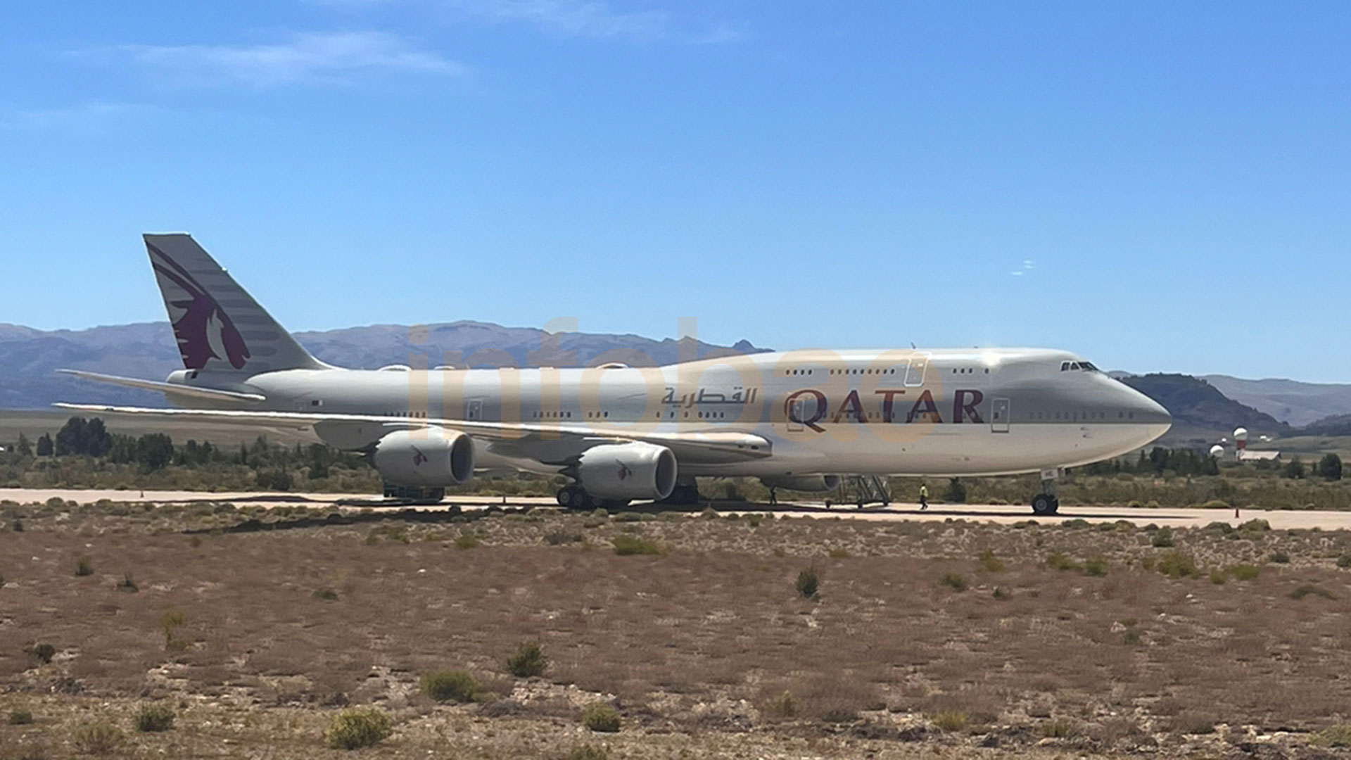 El avión que usa el emir, en el aeropuerto de Bariloche