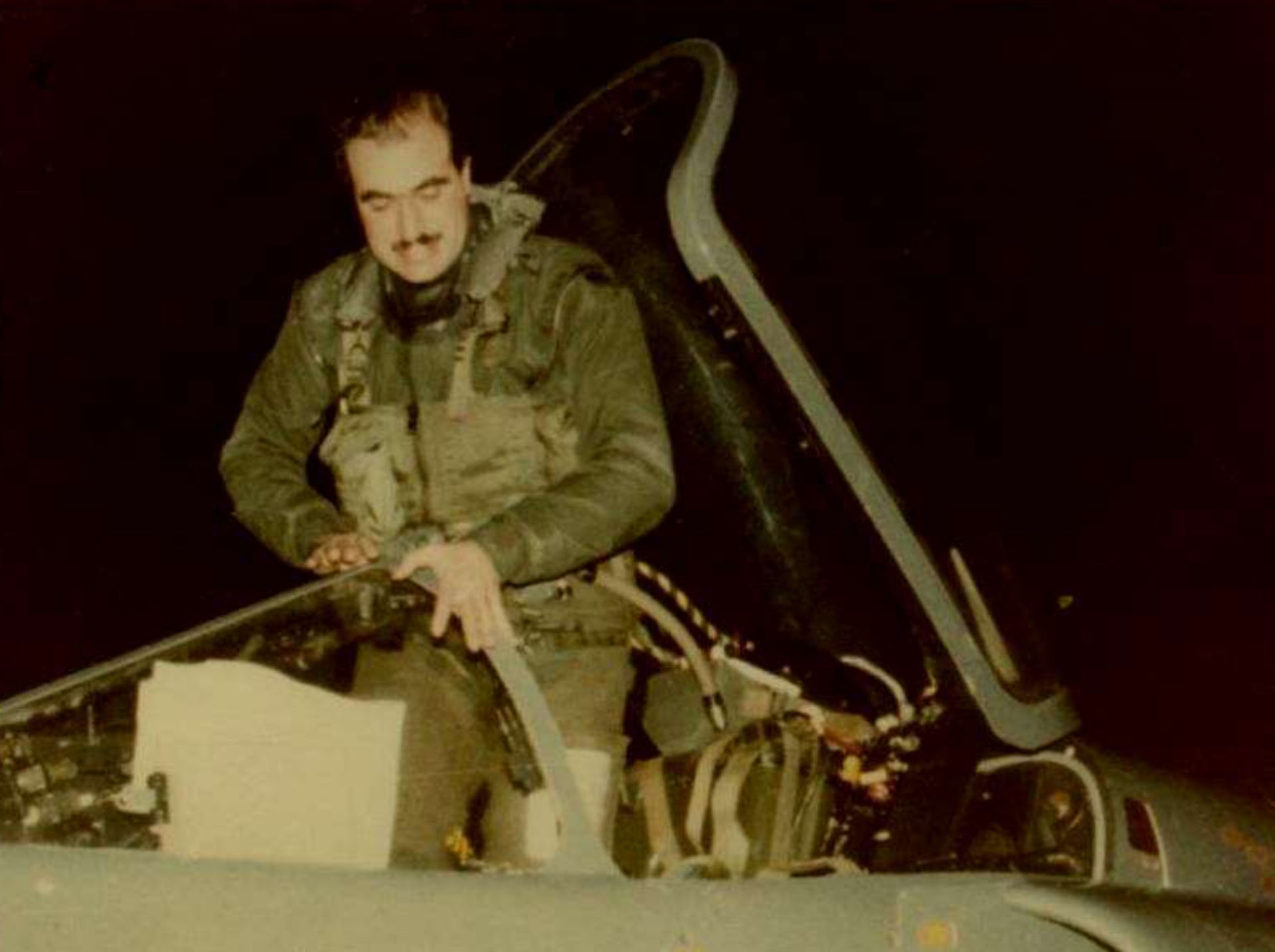 Roberto Curilovi, alias Toro, al regresar de la misión del 25 de mayo. El atraco había sido letal, aunque todavía el resultado era un enigma
