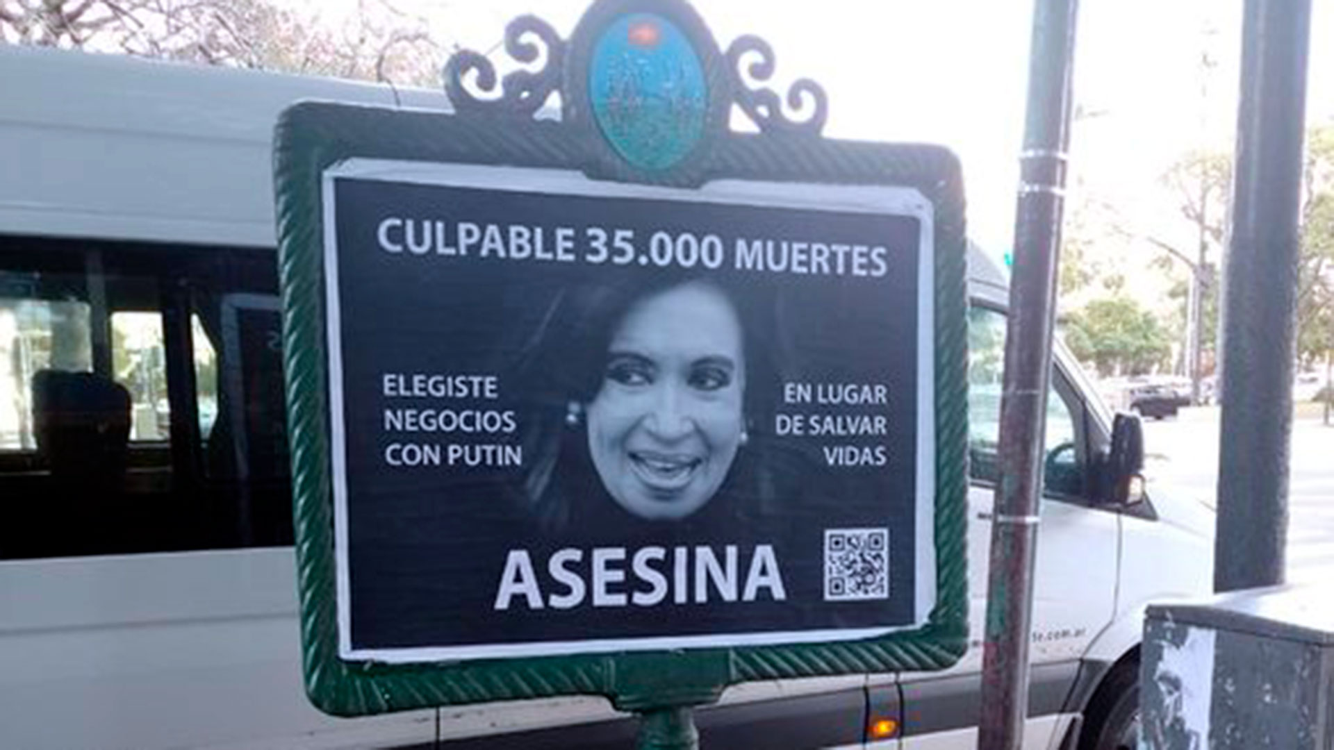 Los carteles contra Cristina Kirchner que aparecieron en la vía pública 