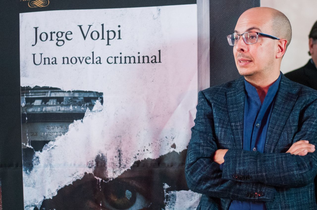 La serie se basó en el libro de Jorge Volpi titulado