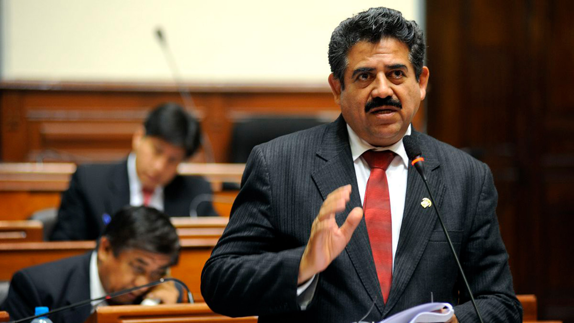 Manuel Merino, presidente del Congreso de Perú, tomará las riendas del gobierno tras la destitución de Vizcarra
