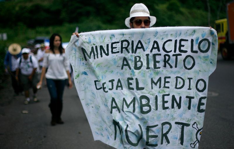 Mejora la salud de la niña que fue operada luego de la explosión del “volcán” en una feria de ciencias de Pergamino