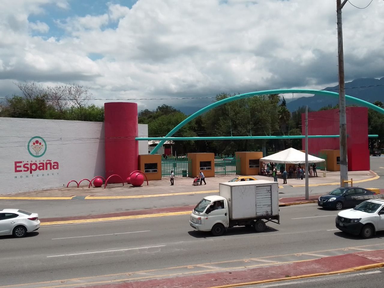 Parques públicos permanecerán cerrados “en su totalidad” por semáforo rojo  en Monterrey - Infobae