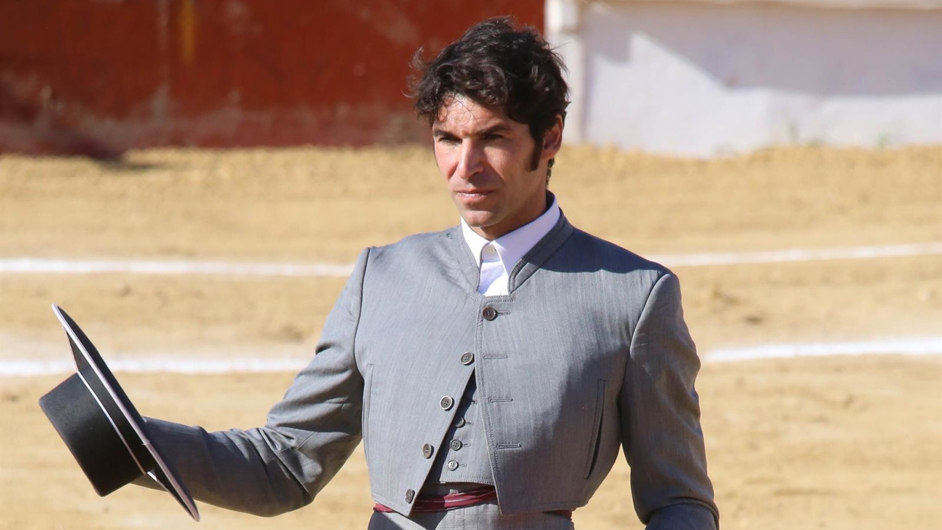 Cayetano Rivera, pillado de nuevo incumpliendo las normas de seguridad  vial: “Más de uno ha visto que no las cumple” - Infobae