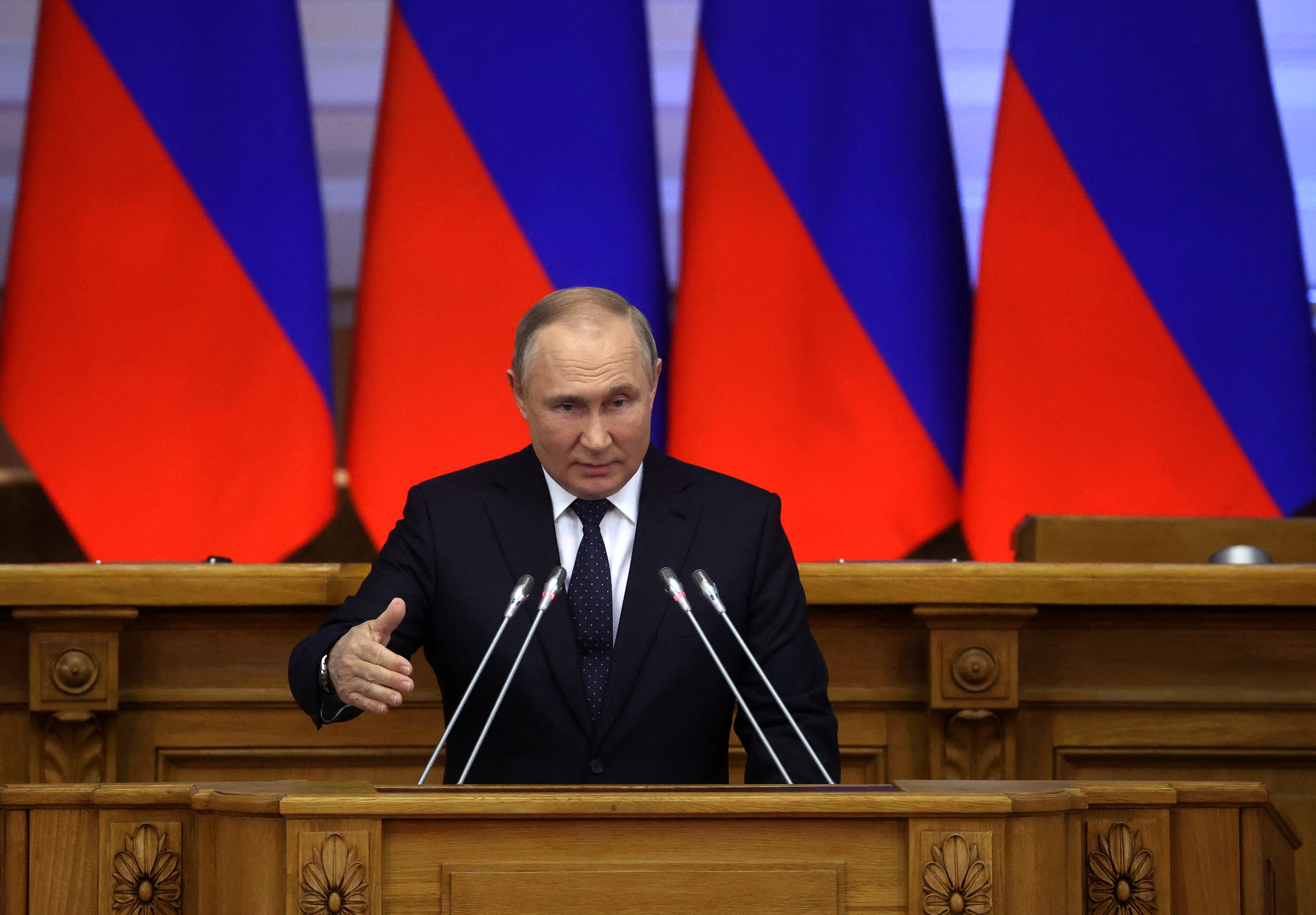 Putin durante su alocución a los legisladores (Sputnik/Alexandr Demyanchuk/Kremlin via REUTERS)