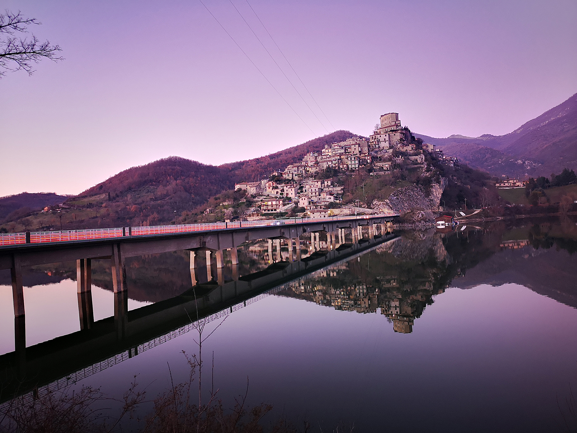 Violencia contra la mujer en el sector turístico: Rompiendo el Tabú, image size:1920x1440