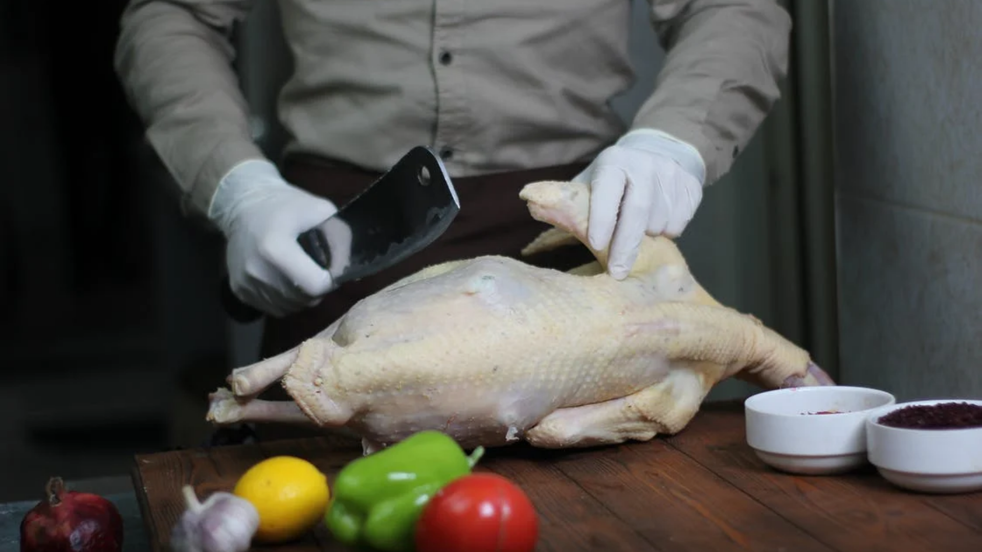 Por qué no debes lavar el pollo crudo antes de cocinarlo? - Infobae