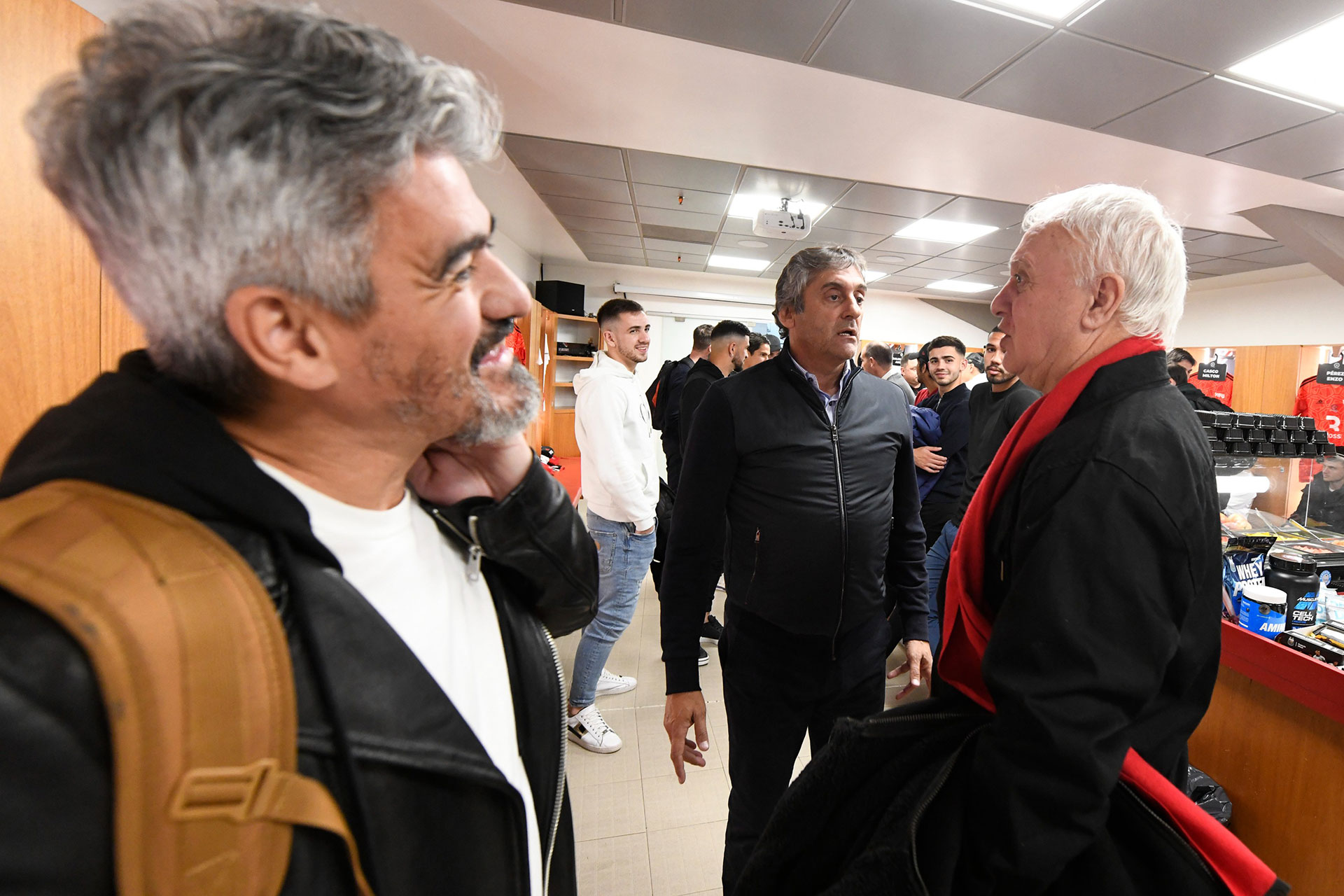 Ariel Ortega, Enzo Francescoli y el Beto Alonso. Tres de las grandes glorias de River Plate que estuvieron presentes en la despedida a Leonardo Ponzio