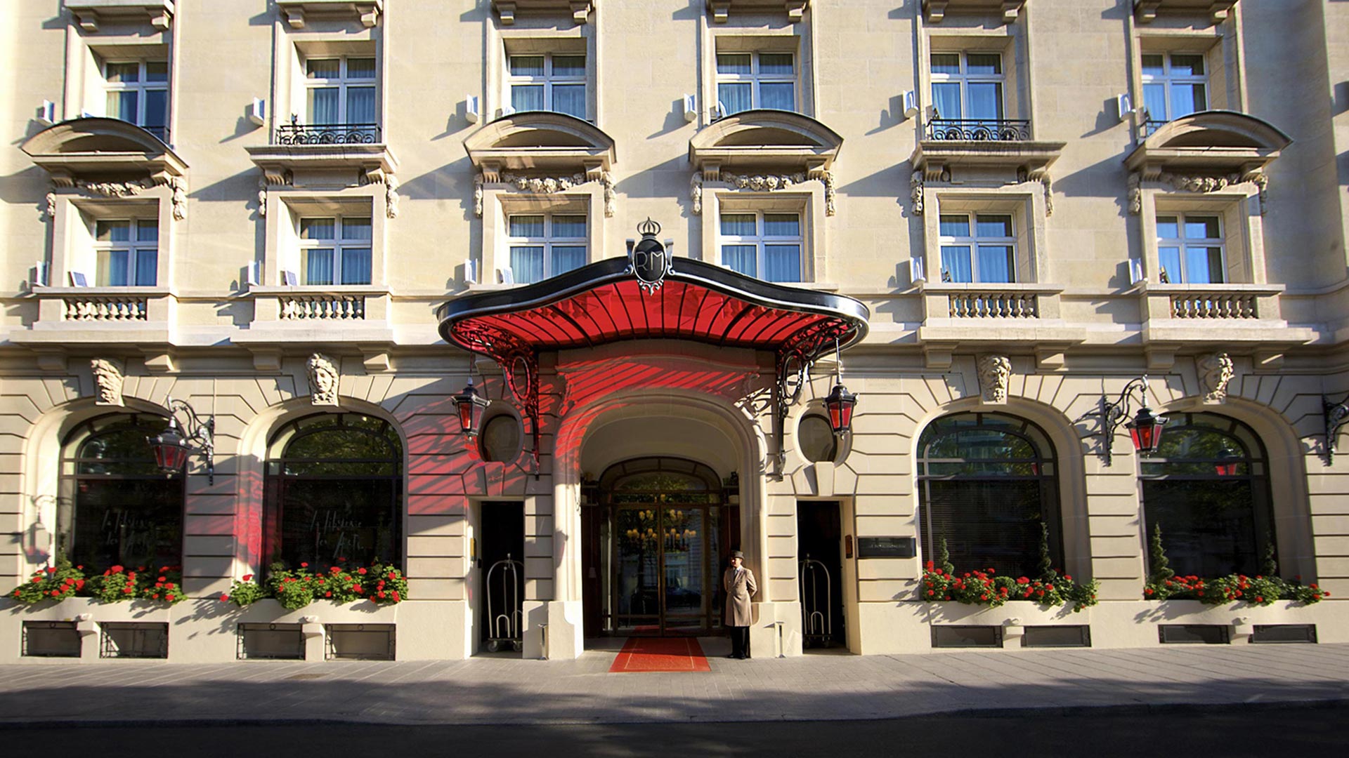 Le Royal Monceau, el hotel que elegiría Lionel Messi (raffles)