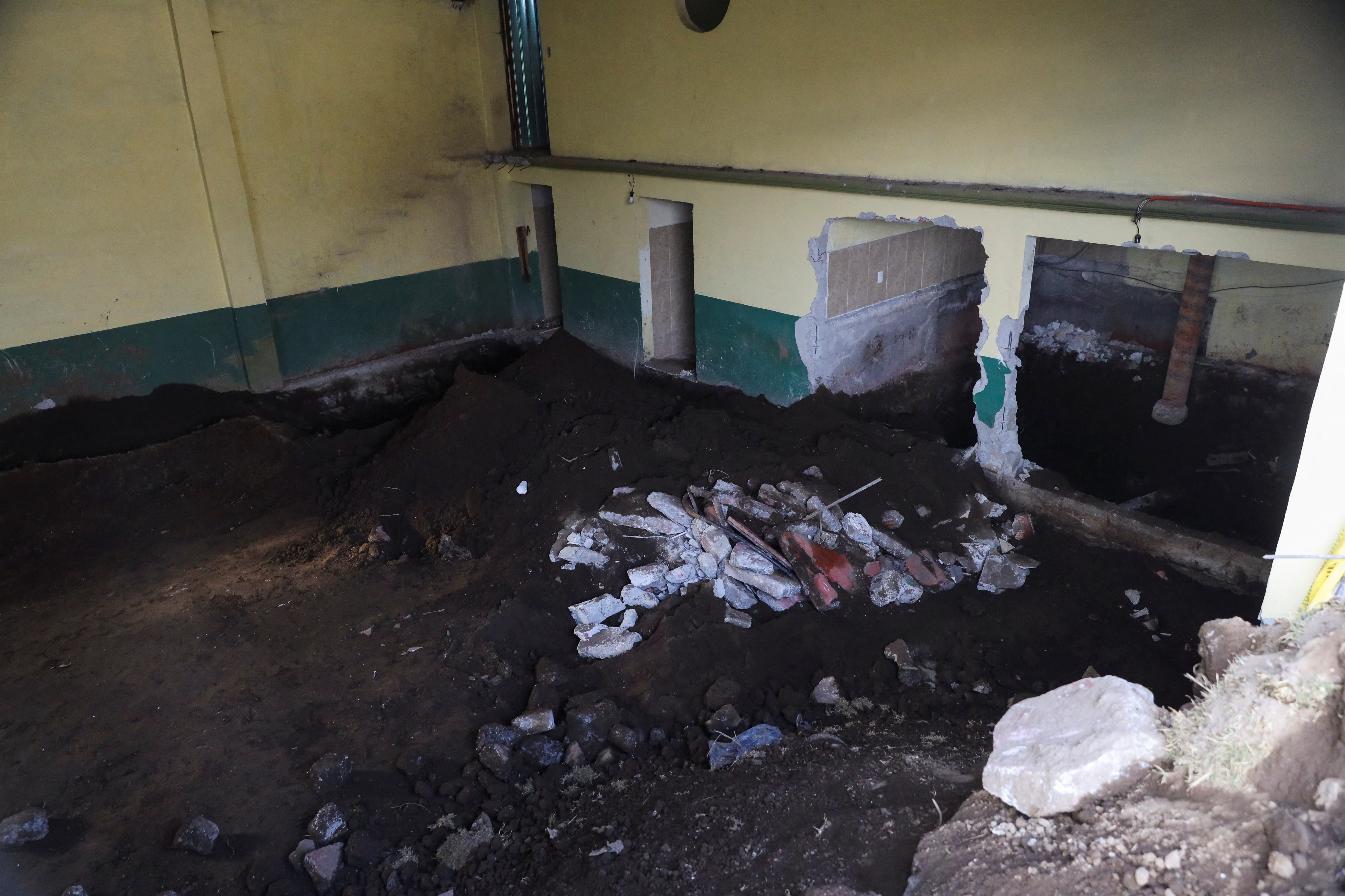 View of the interior of a warehouse where authorities found a mass grave used by an organised crime gang, in Tenango del Valle, Mexico, January 18, 2023. REUTERS/Luis Cortes