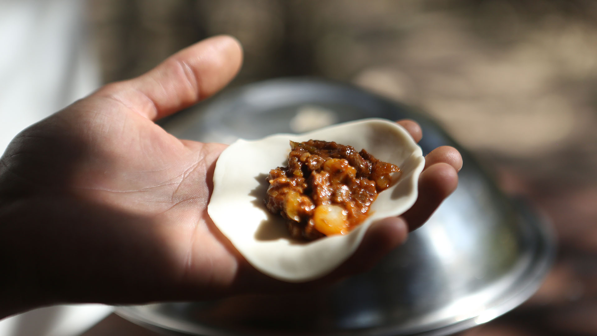 Las empanadas de carne son uno de los ejemplos más emblemáticos de la gastronomía regional (Créditos: Matías Arbotto)