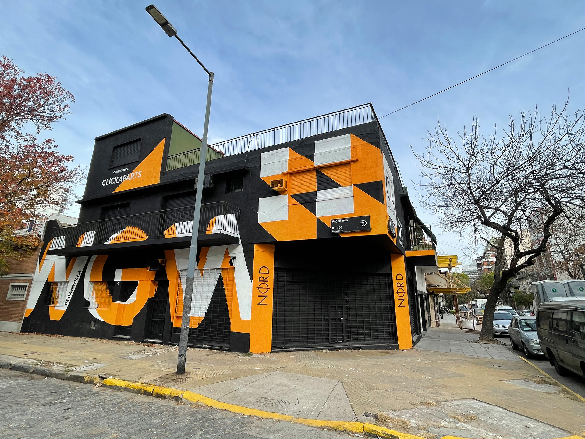 Esta construcción en Lavalleja y Argañaras en Villa Crespo se demolerá en breve para que allí se construya el emprendimiento NORD