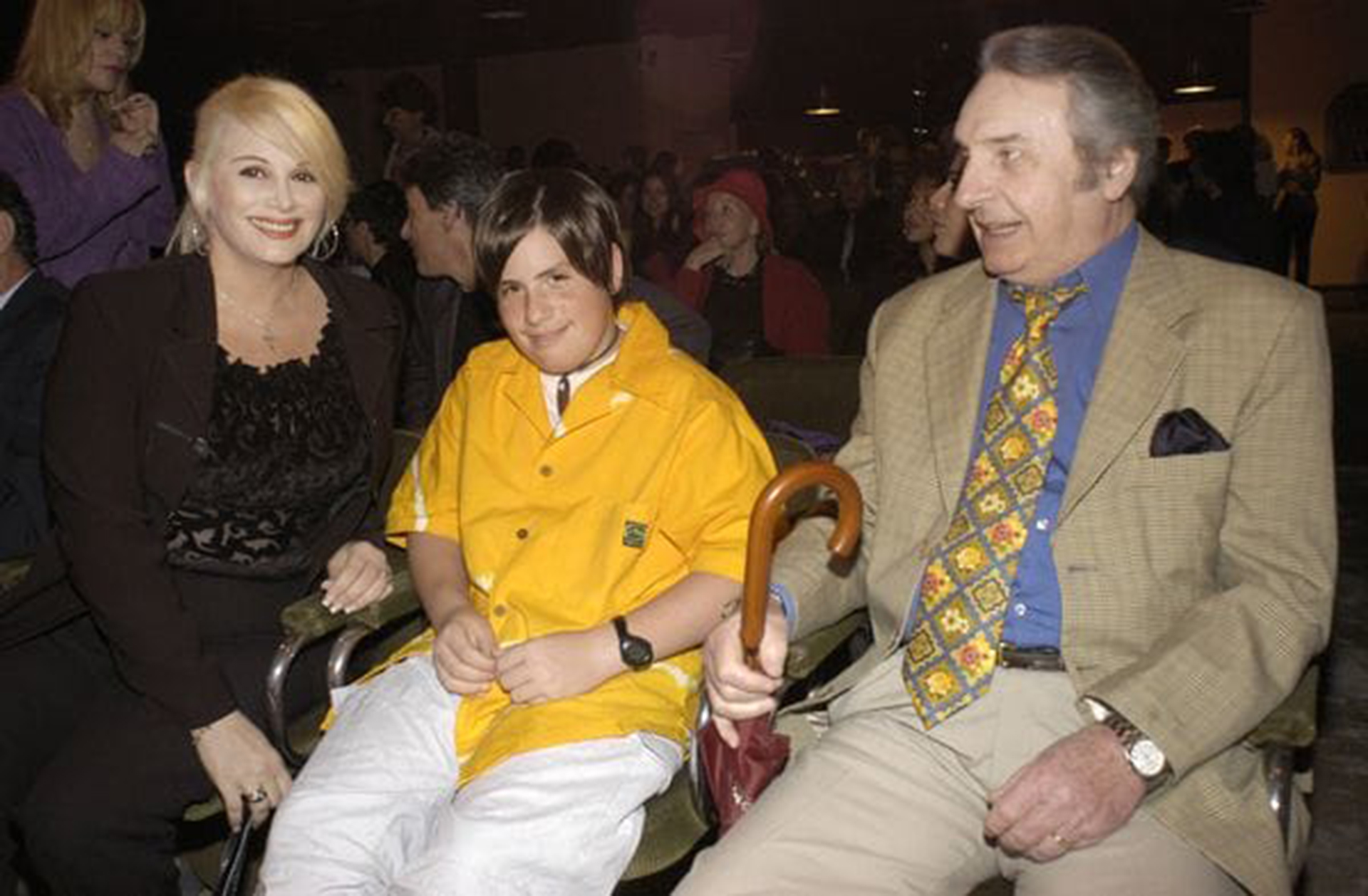 Fede Bal a sus doce años, en el teatro junto a Carmen Barbieri y Santiago Bal 