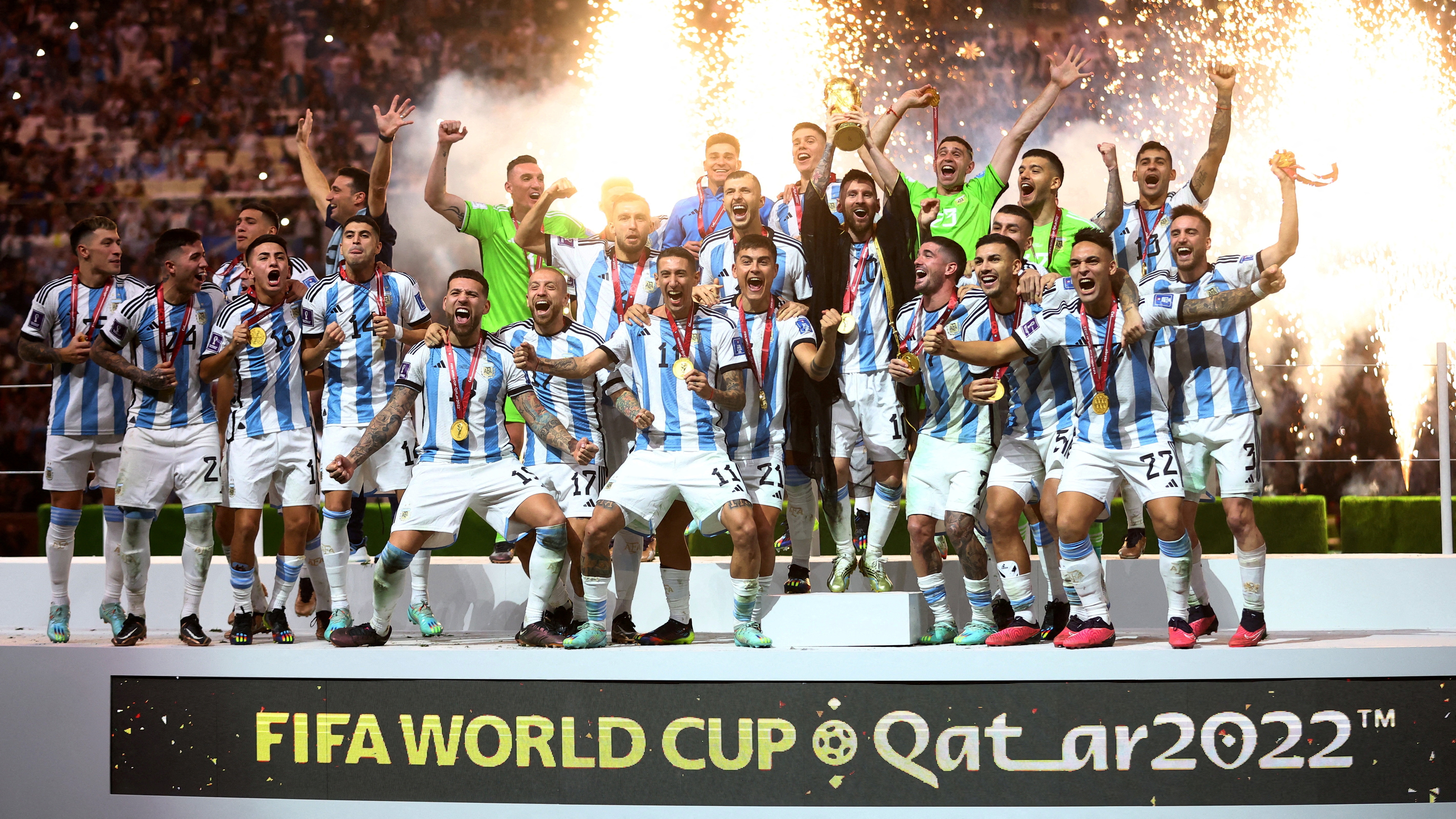 Los campeones volverán a jugar un partido en la Argentina después de haber conquistado el Mundial de Qatar (Reuters)
