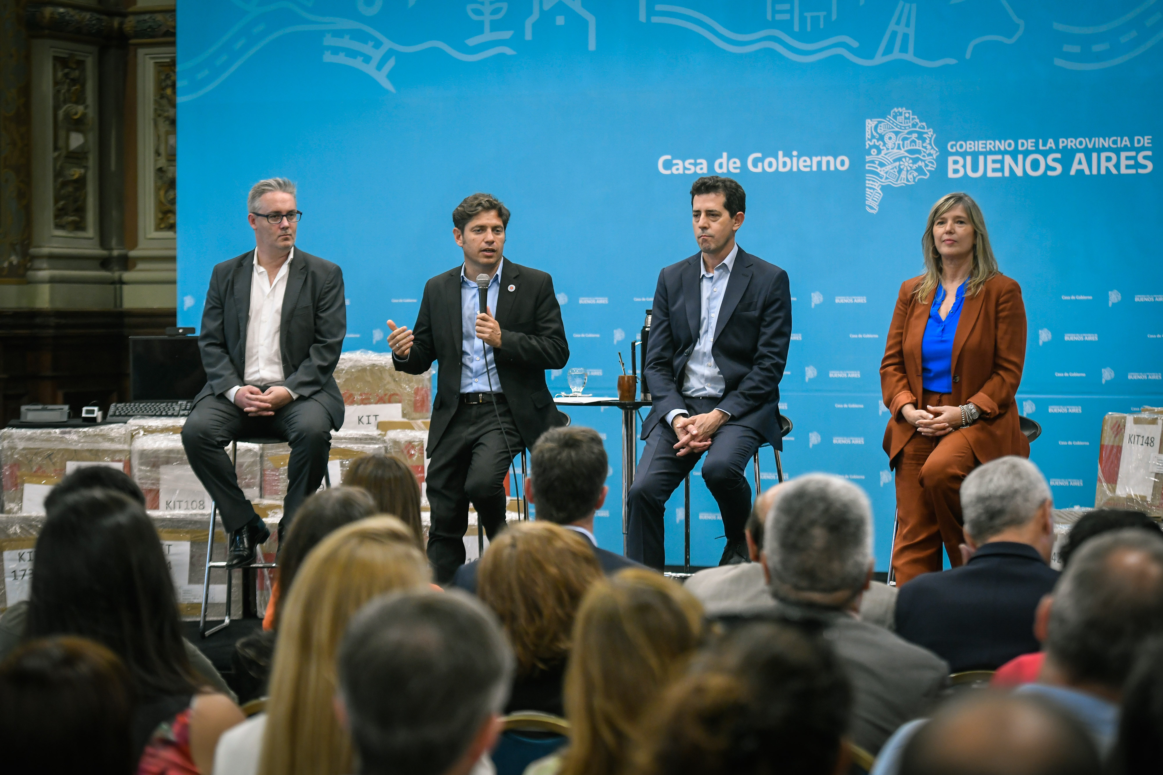 Axel Kicillof junto a Wado de Pedro y la ministra de Gobierno bonaerense, Cristina Álvarez Rodríguez 