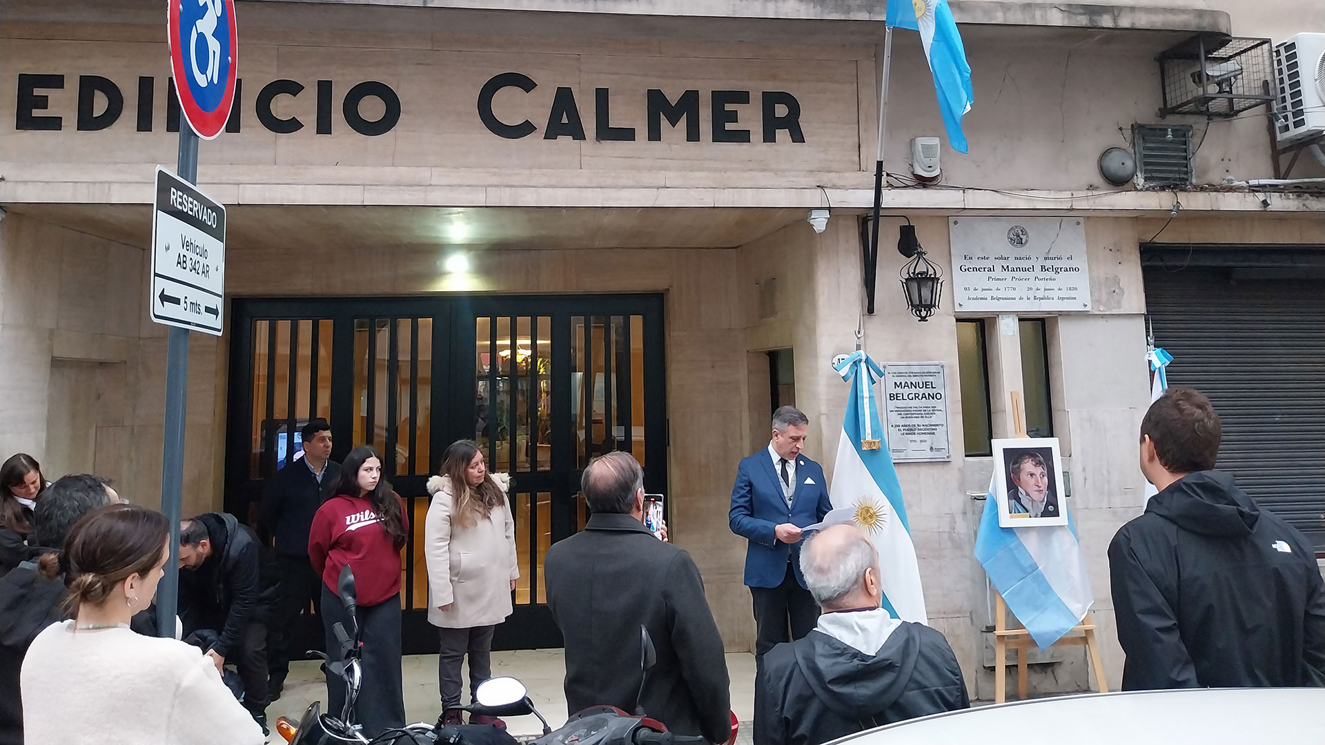 Repusieron la placa robada del lugar donde nació y murió Manuel Belgrano en Buenos Aires