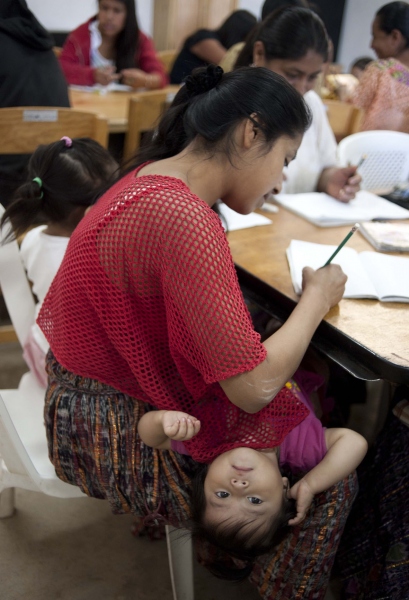 Alfabetización en Guatemala (Sergio Godoy, Manos Unidas).