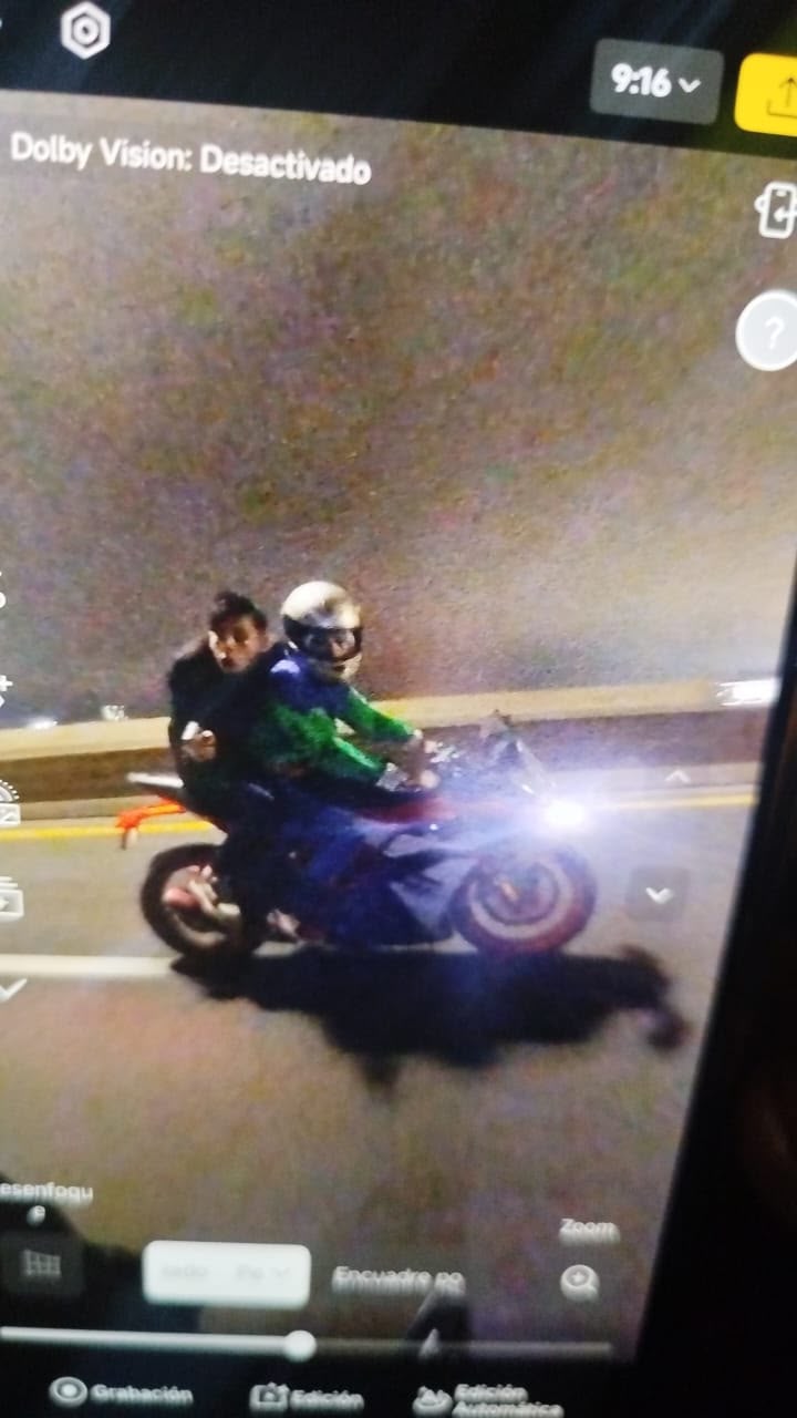Impactante video: motochorros armados persiguieron a toda velocidad a un conductor en plena autopista Buenos Aires-La Plata