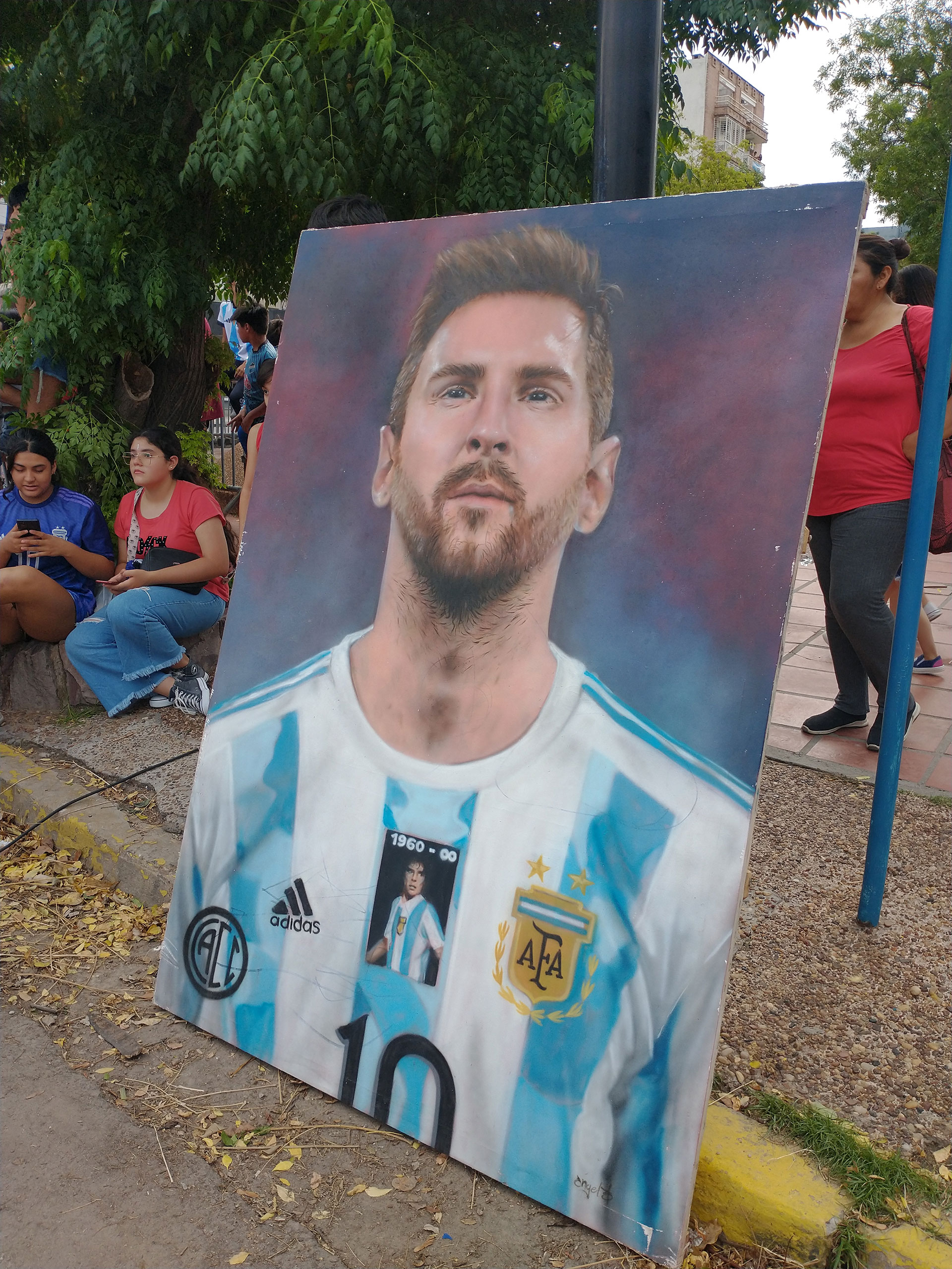 Los fans aguardan por Messi
