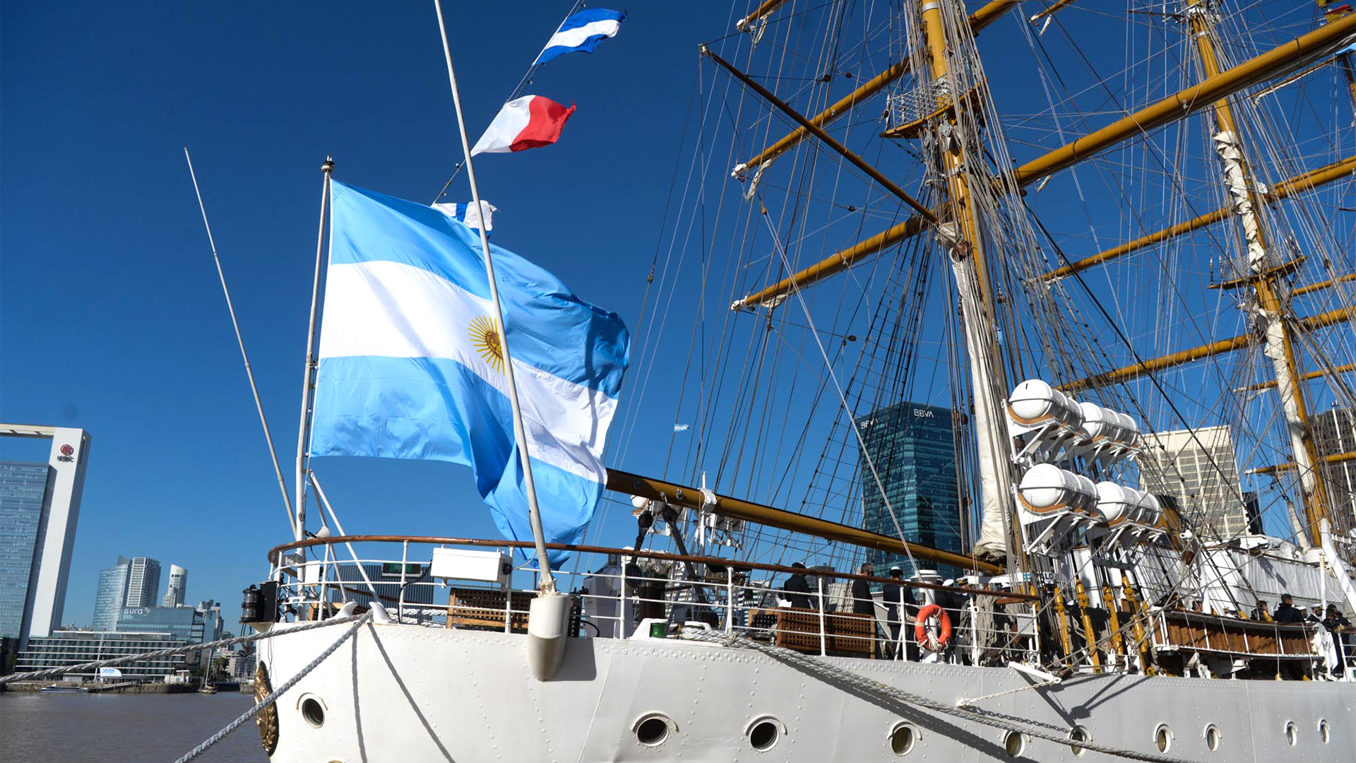 La travesía de 2022 de la Fragata Libertad acumulará tres estadías en puertos brasileños