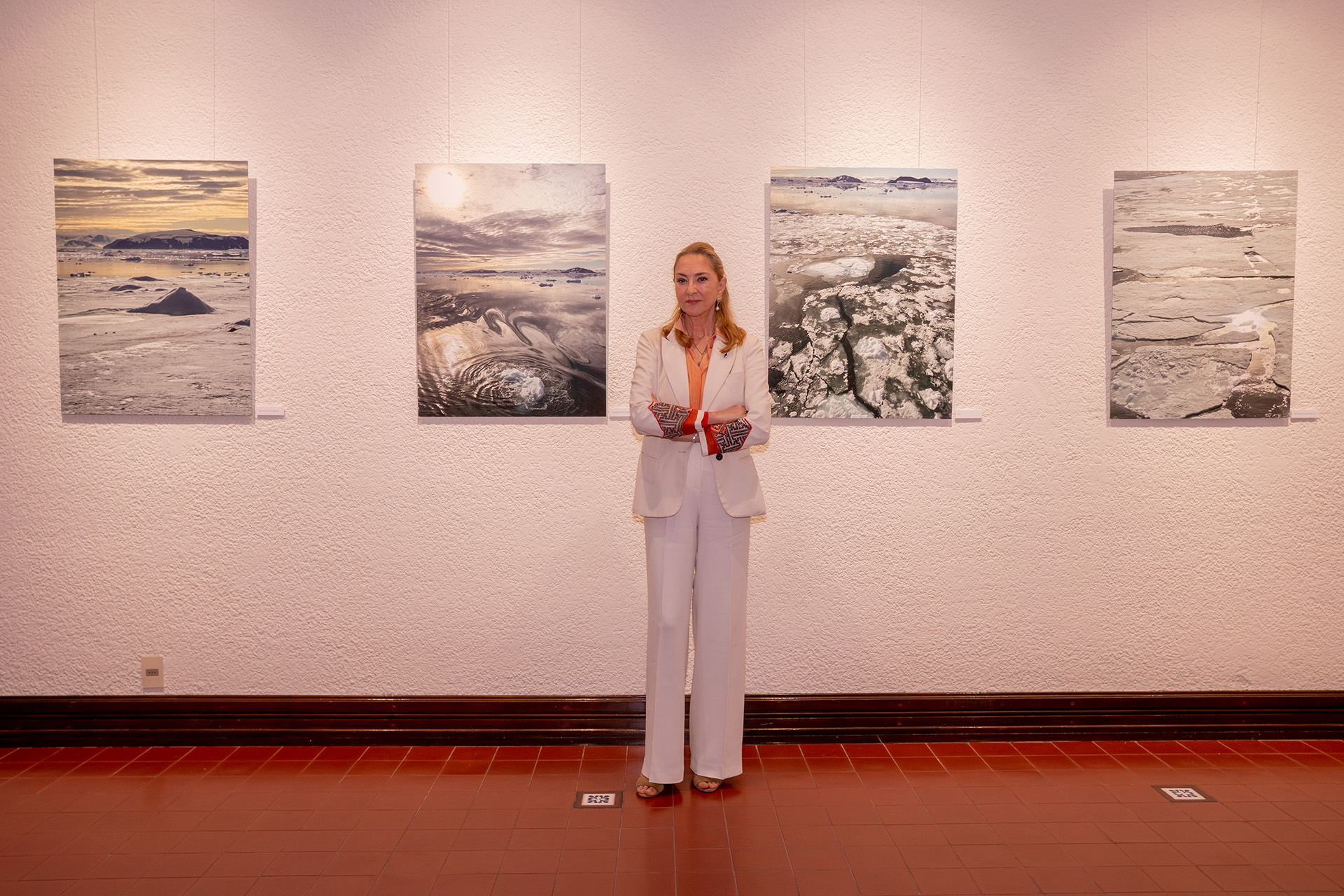 35 fotos: Paola Marzotto, consuegra de Carolina de Mónaco, presentó su muestra de fotografías en Punta del Este 