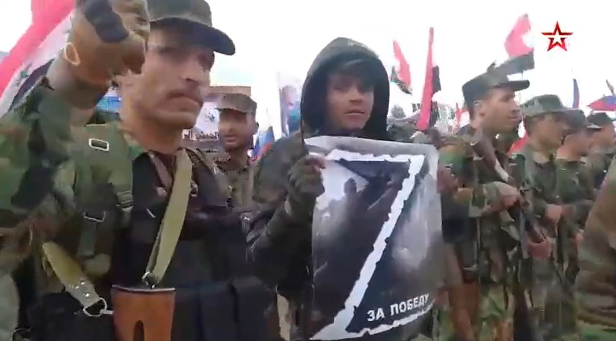 Migliaia di mercenari siriani, libici e neonazisti vengono reclutati per combattere a fianco dell'esercito russo.