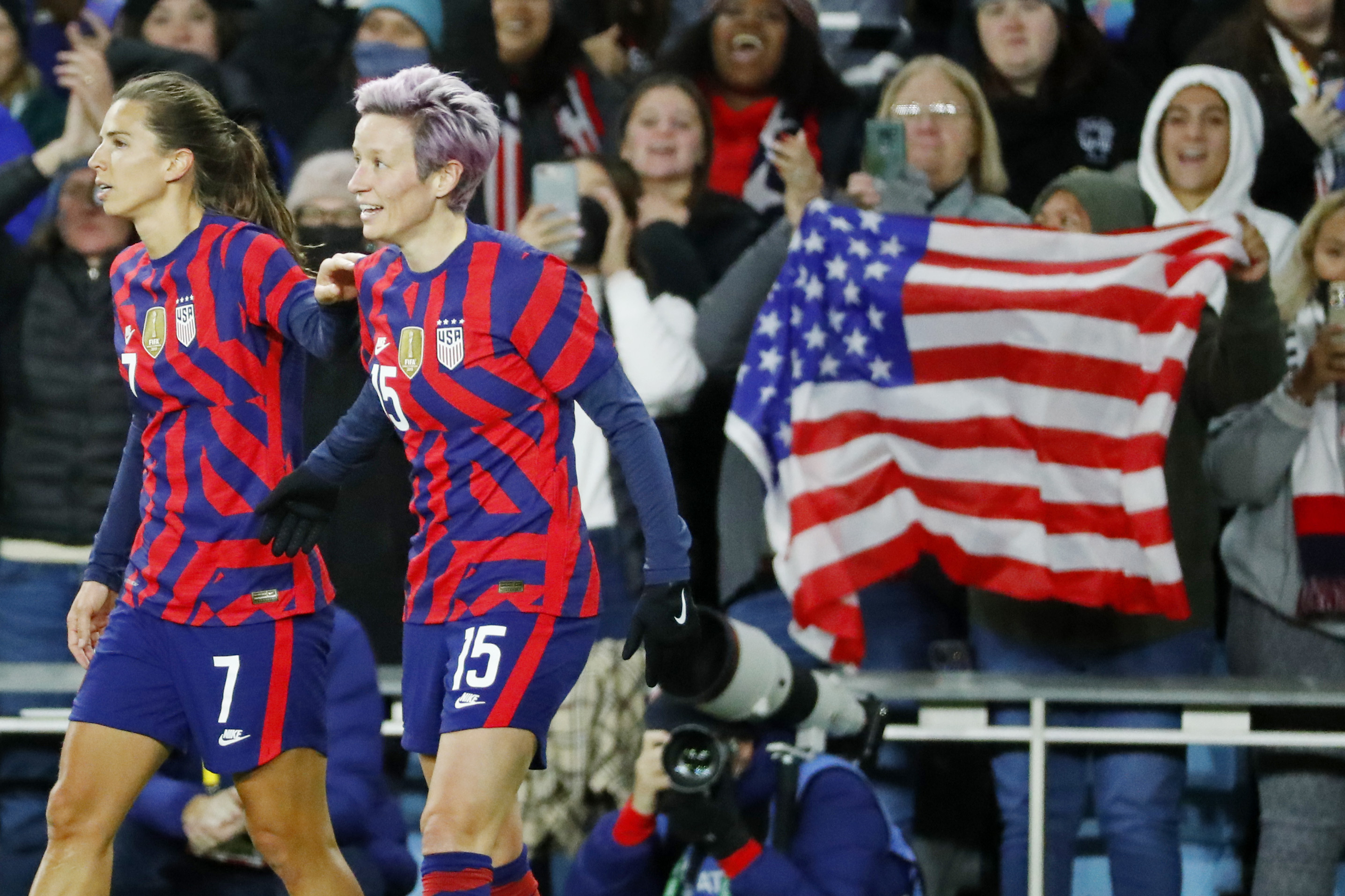 U.S. Soccer reaches historic agreement for men’s and women’s national team