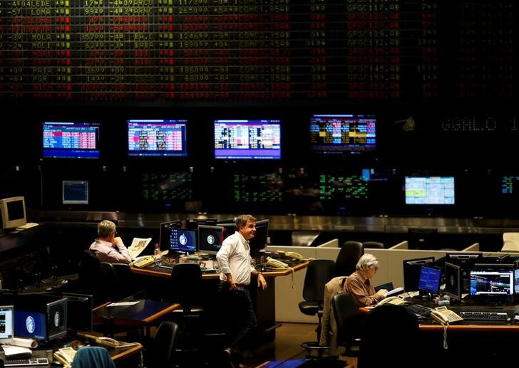 Mercados: la Bolsa toco un récord y cerró en baja pese el empuje de Wall Street