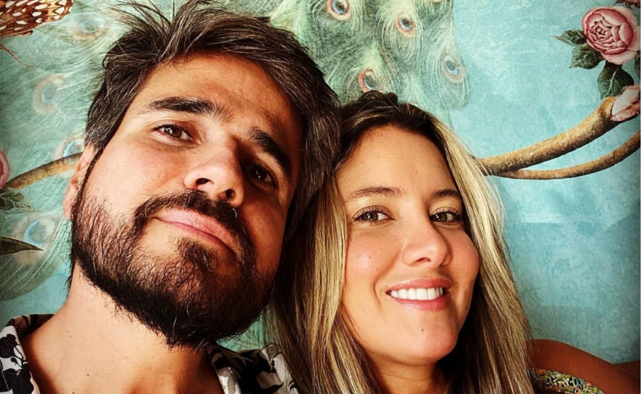 El actor reveló qué pasará con su relación con Daniella Álvarez ahora que está fuera del país