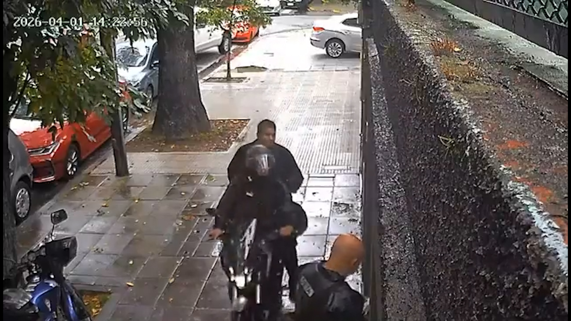 Asaltaron a un repartidor de d&oacute;lares en N&uacute;&ntilde;ez y se defendi&oacute; a tiros: uno de los ladrones suplic&oacute; por su vida