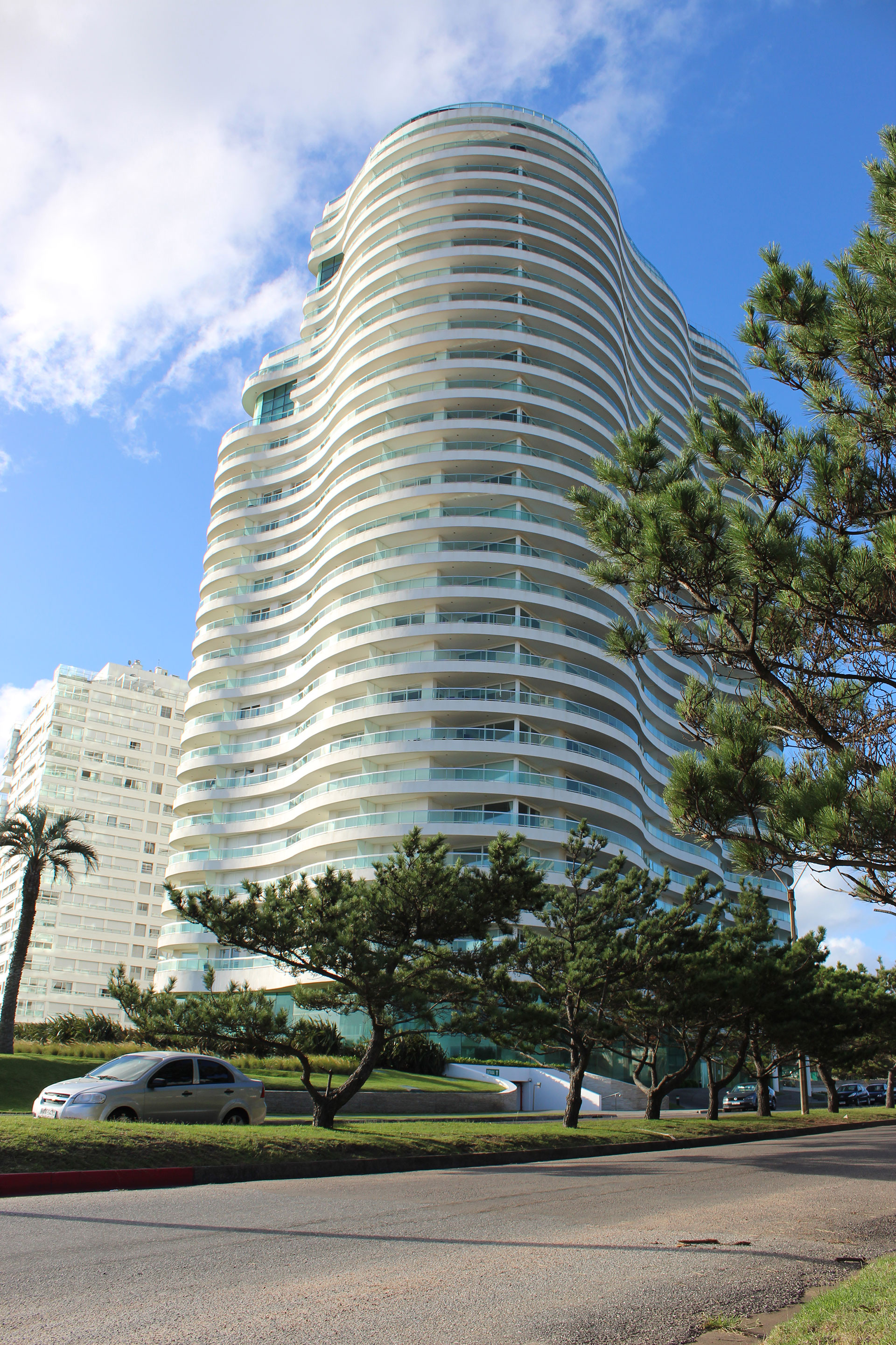 La torre Aquarela, sobre la parada 18 de la Playa Mansa, también atrajo a compradores argentinos que privilegian la cercanía con el mar