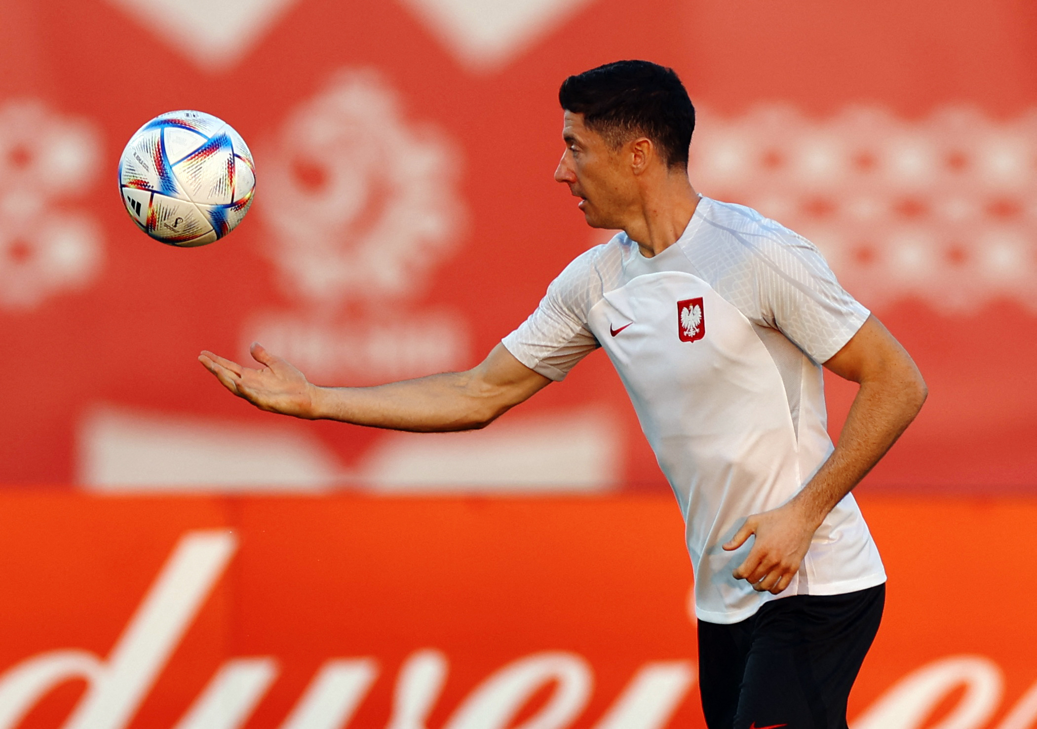Robert Lewandowski, con Polonia, será rival de la selección argentina.