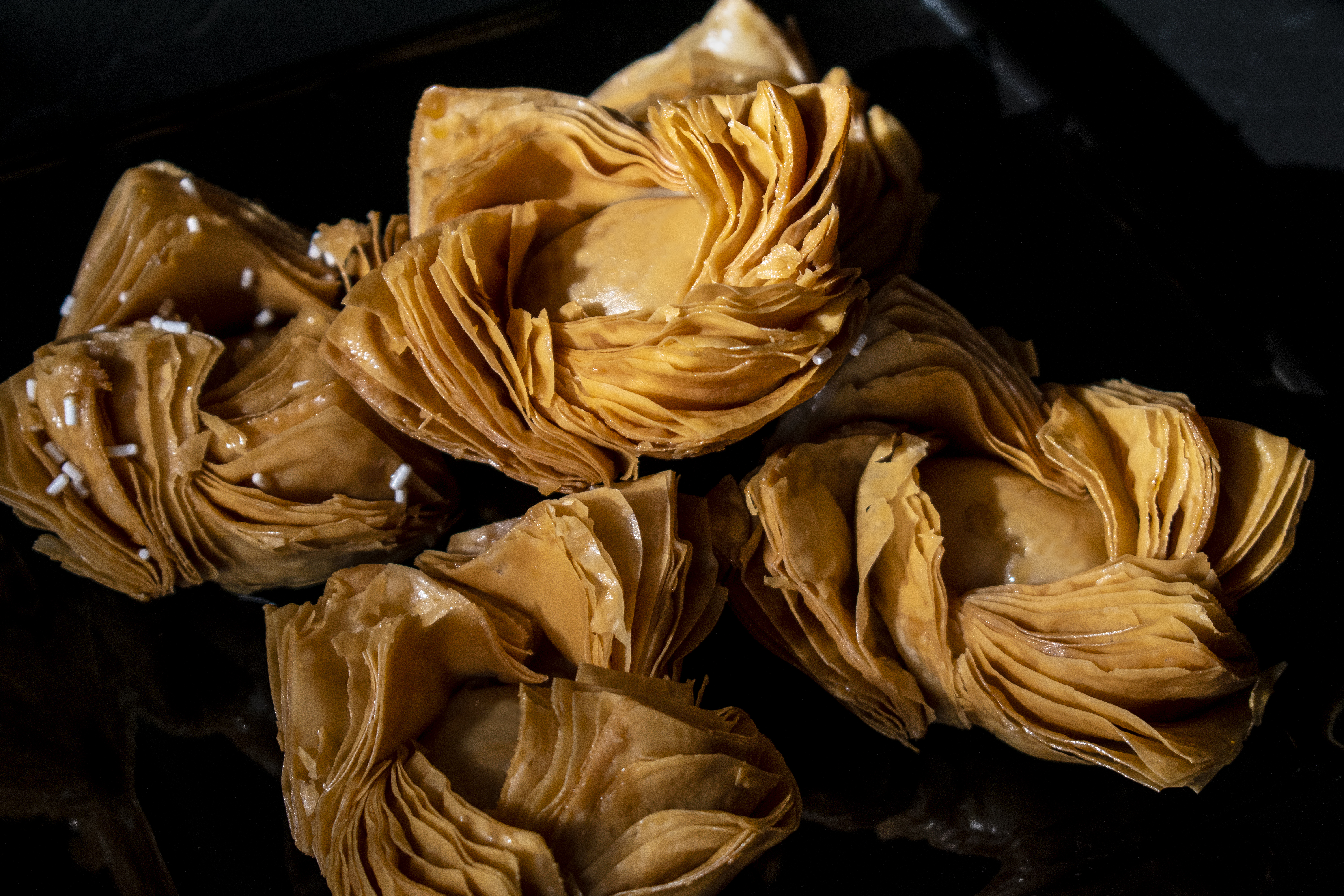 Olivia Saal, más conocida como "La Chica Pájaro", reveló a Infobae la receta de los pastelitos que este sábado prepara en Oli, su café y panadería gourmet ubicado en el barrio de Palermo (Getty Images)