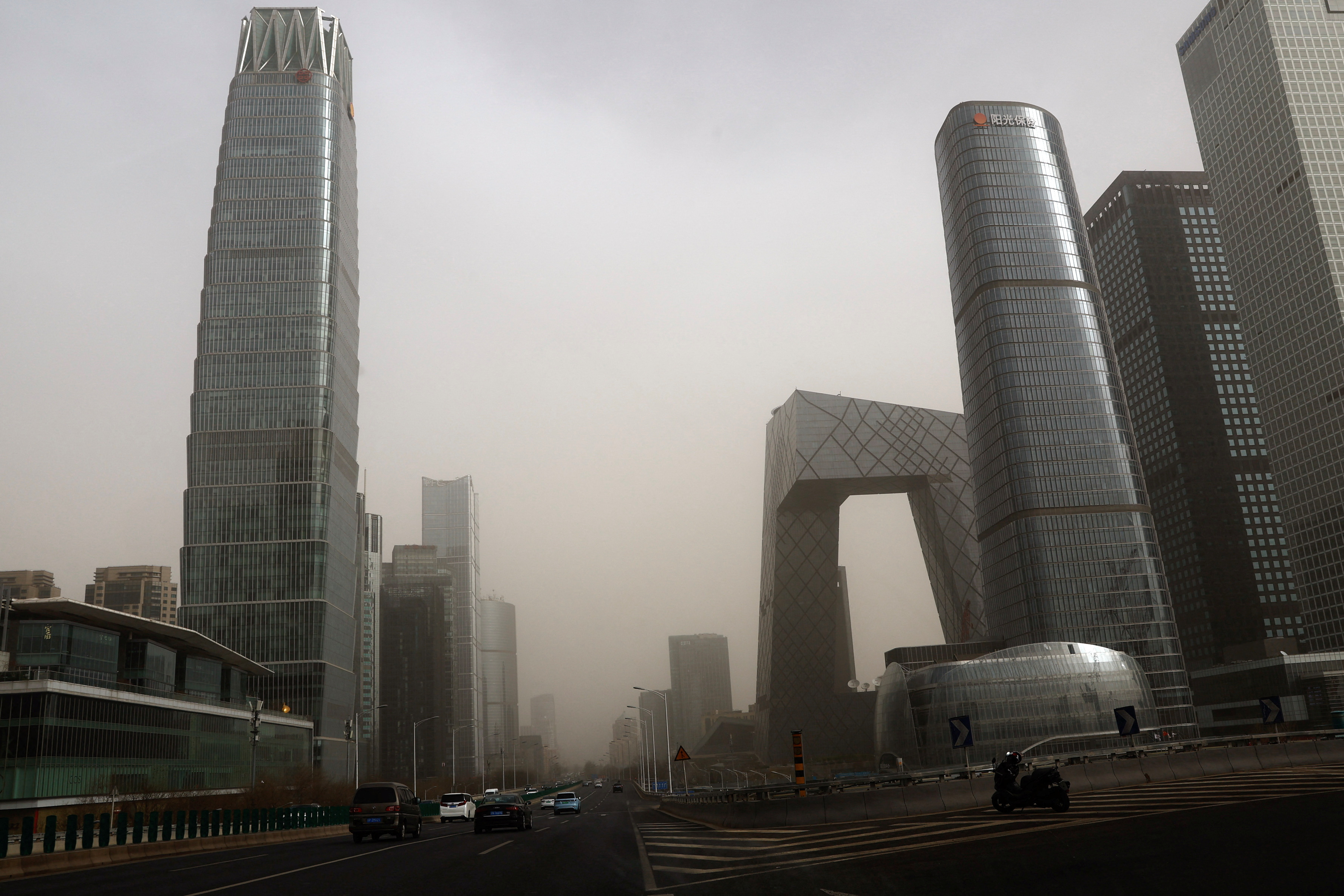 Una tormenta de arena contamina Beijing: la calidad del aire bajó a un nivel considerado muy peligroso para la salud