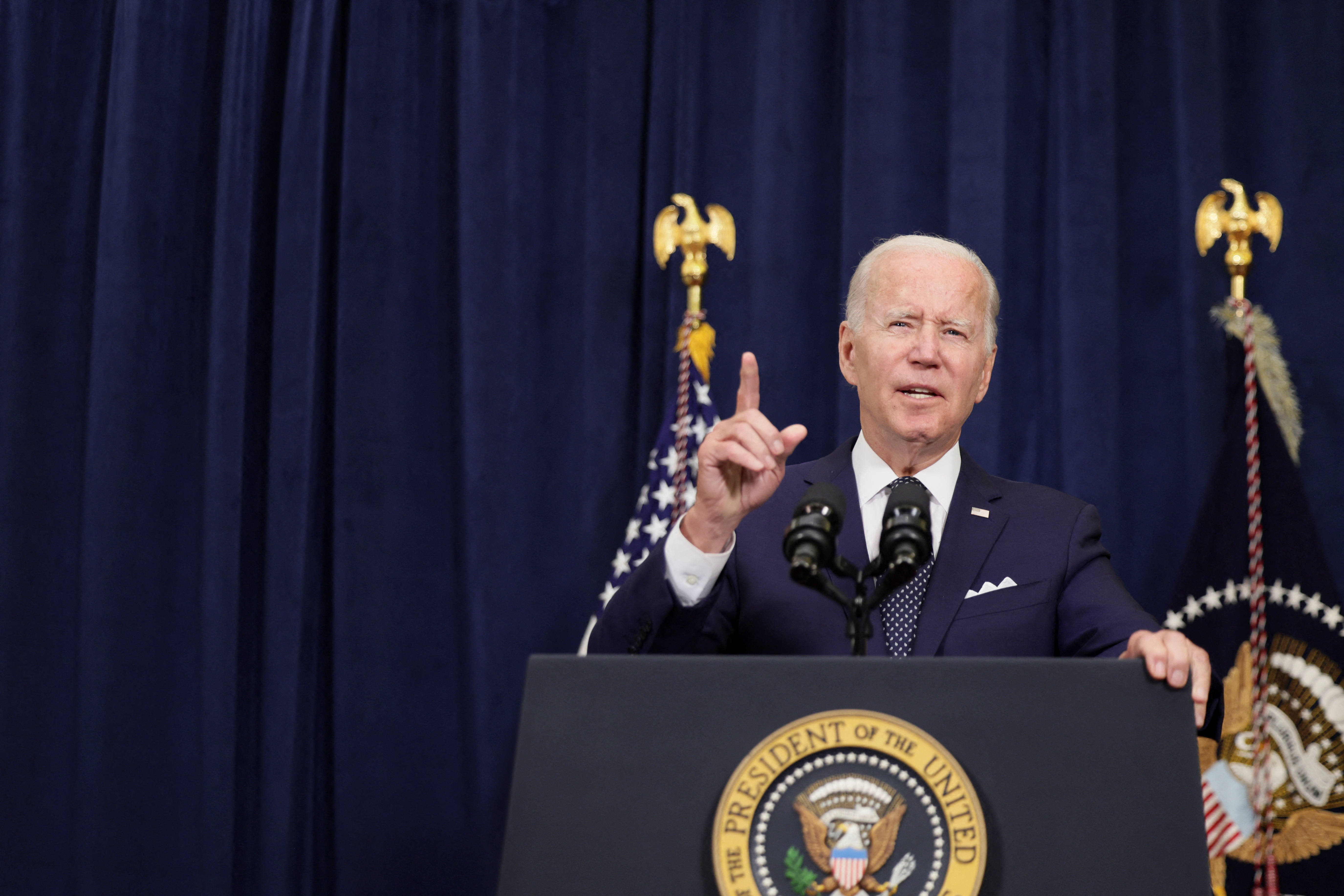 Joe Biden en una conferencia de prensa (REUTERS/Evelyn Hockstein)