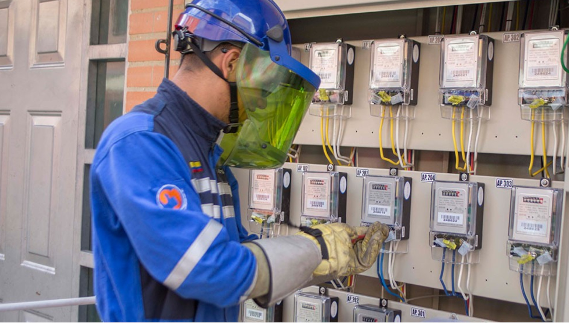 Por reparaciones y mantenimientos el servicio de electricidad será interrumpido en 20 zonas de Bogotá. Foto: Codensa