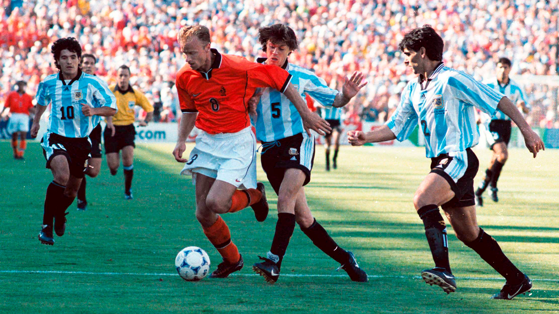 La Selección perdió 2-1 con Holanda y se despidió en los cuartos de final de Francia 98 (Shutterstock)