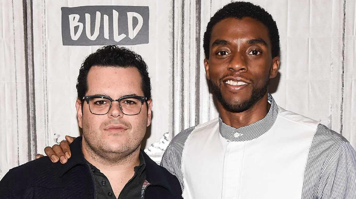 Josh Gad y Chadwick Boseman estuvieron juntos en "Marshall" (Foto: Twitter/enews)
